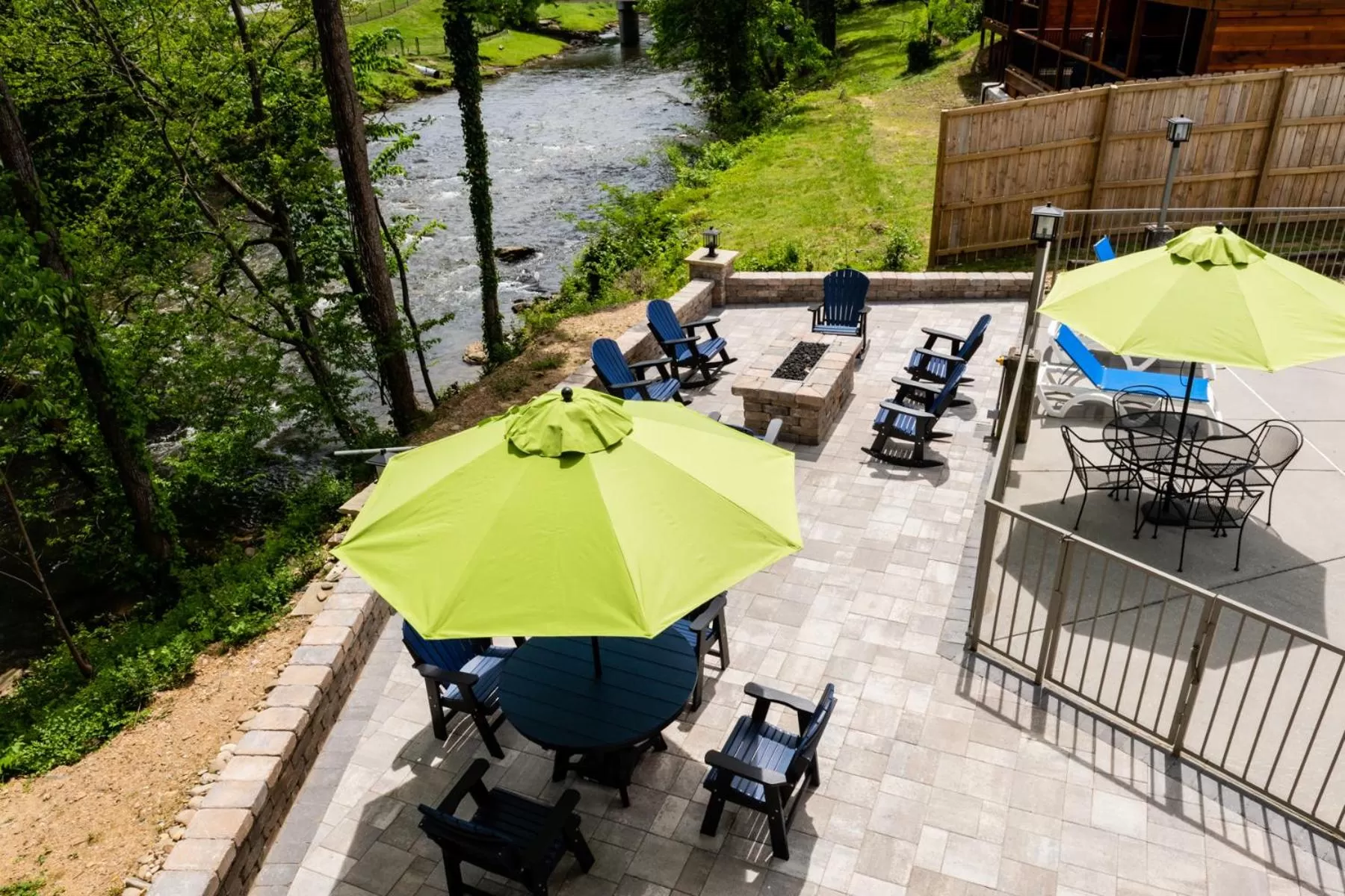 Patio in Twin Mountain Inn & Suites