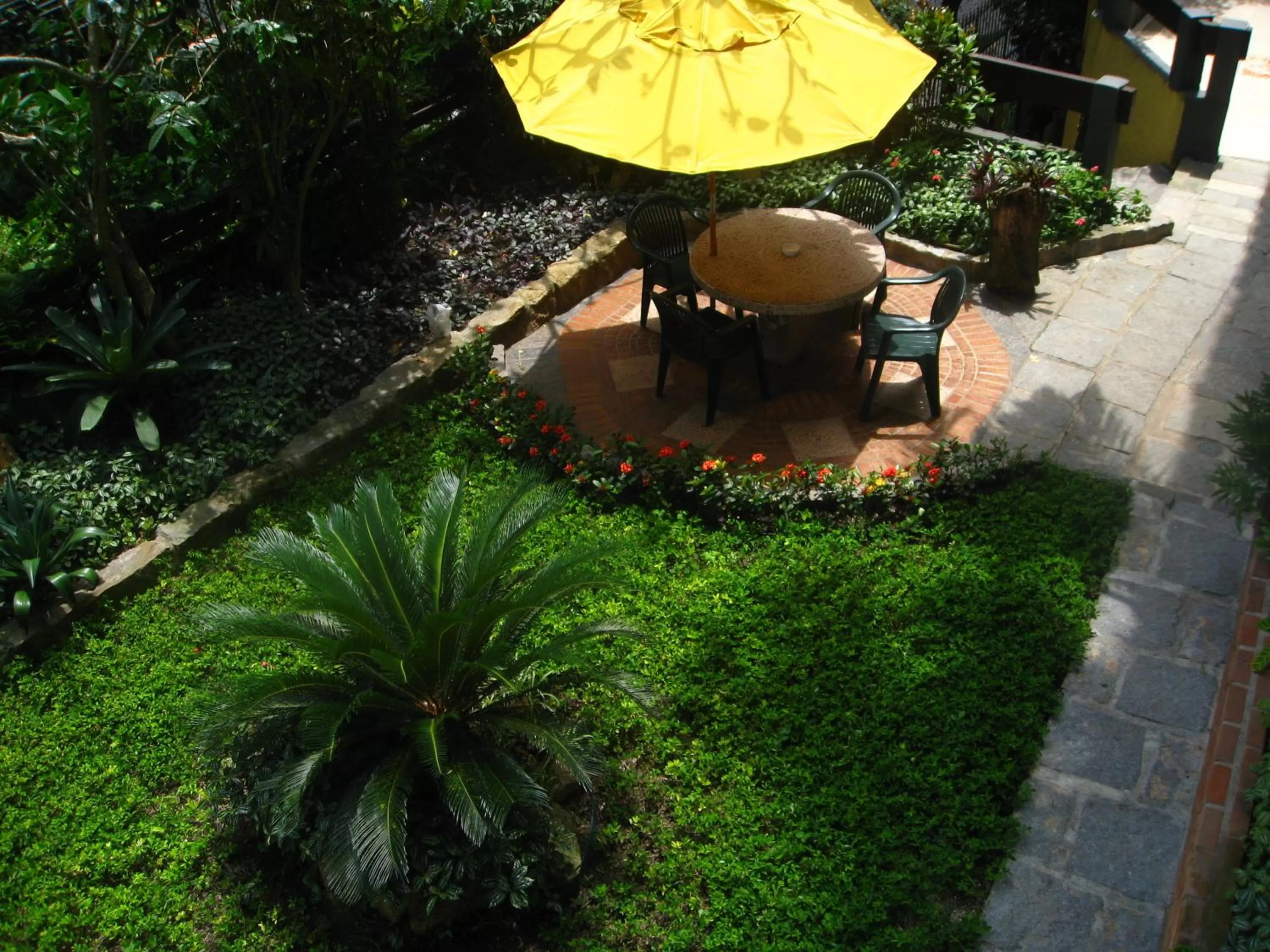 Facade/entrance, Garden in O Veleiro Bed and Breakfast