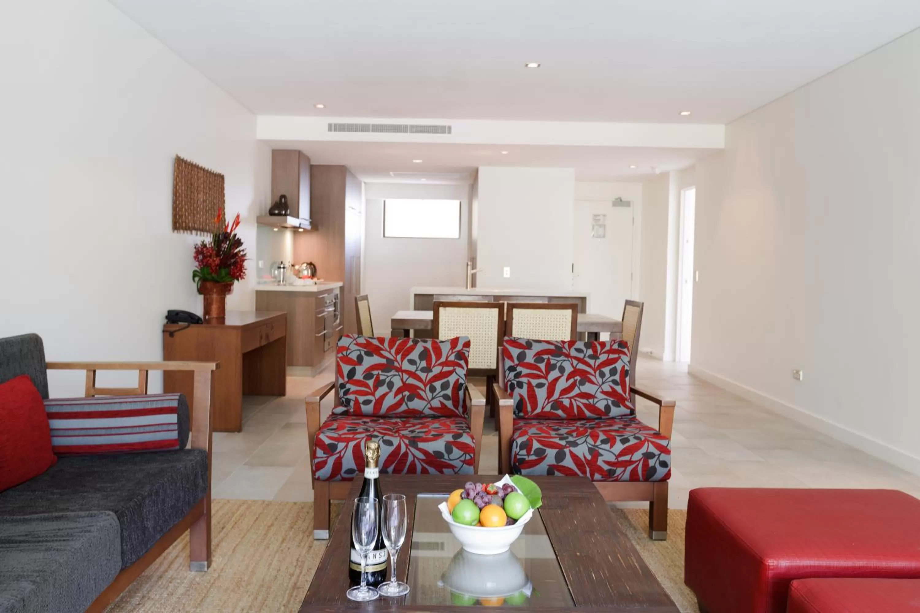 Kitchen or kitchenette in Pullman Palm Cove Sea Temple Resort & Spa