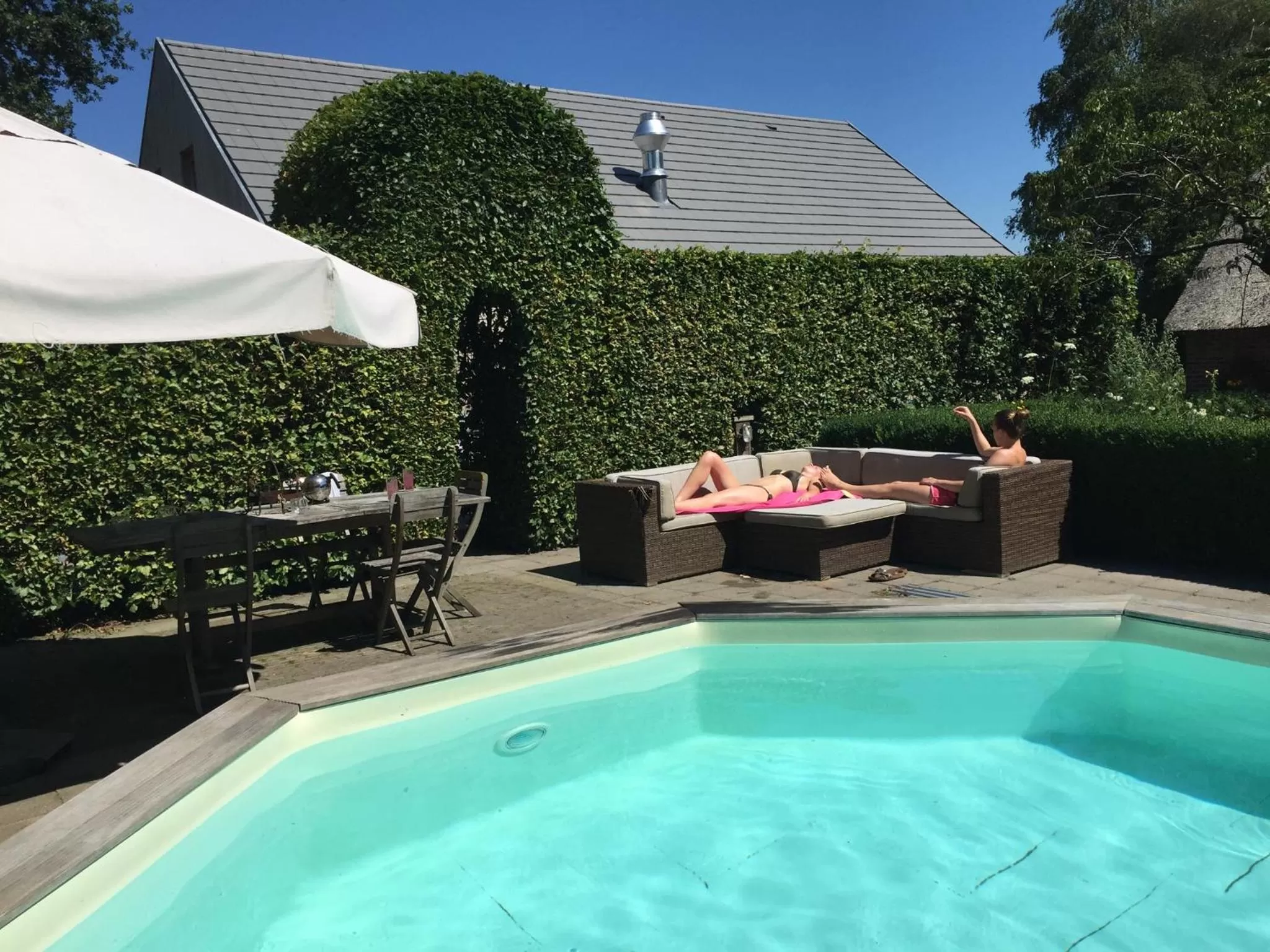 Swimming pool in Bed and Breakfast Bedstay op 8