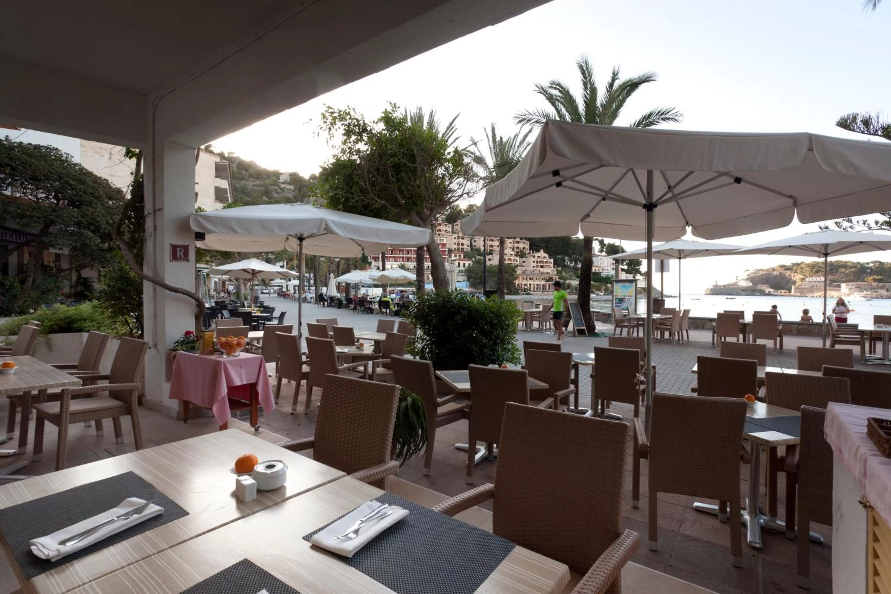 Restaurant/places to eat in Los Geranios