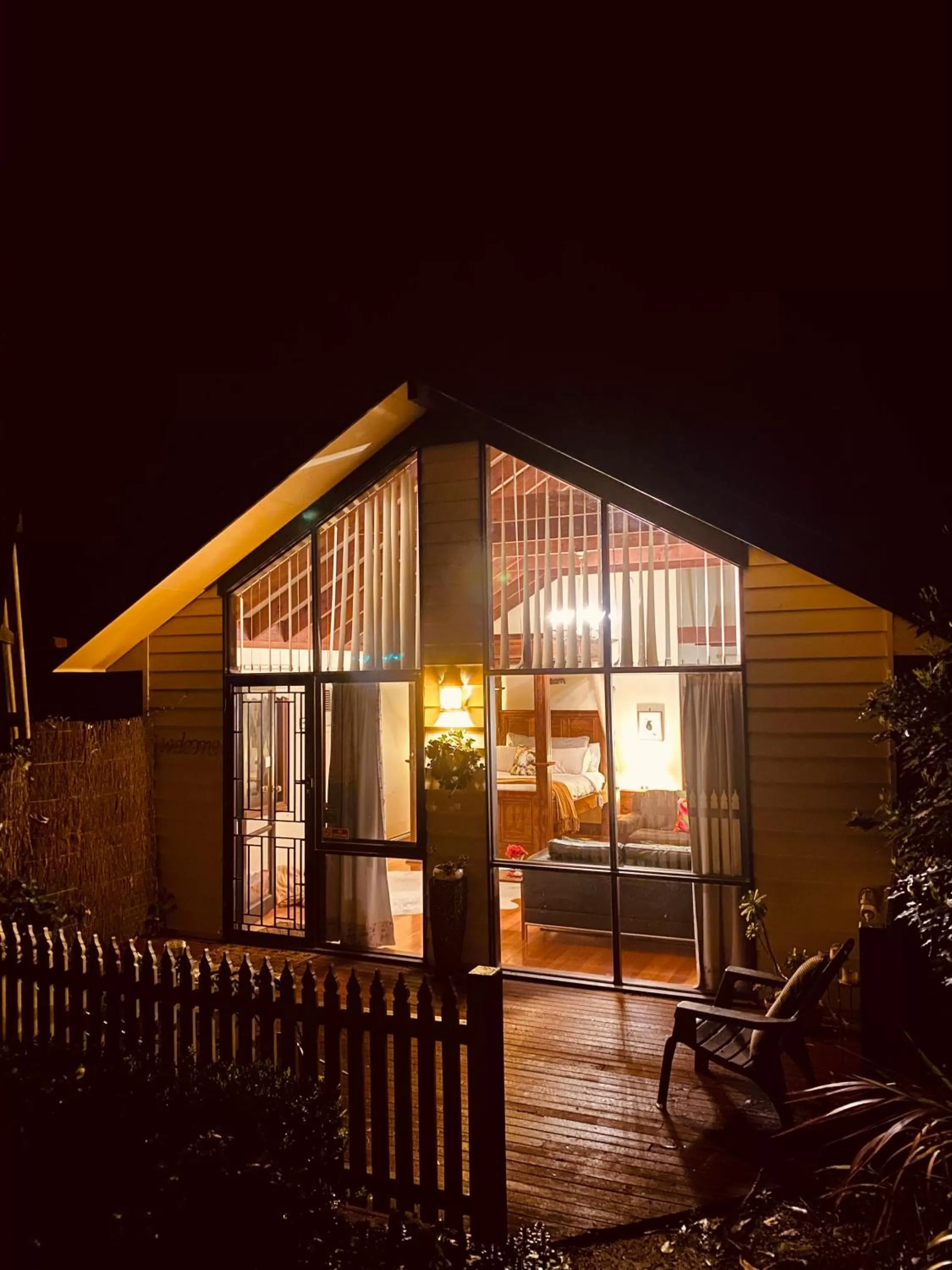 Property building in Cambridge Cottages