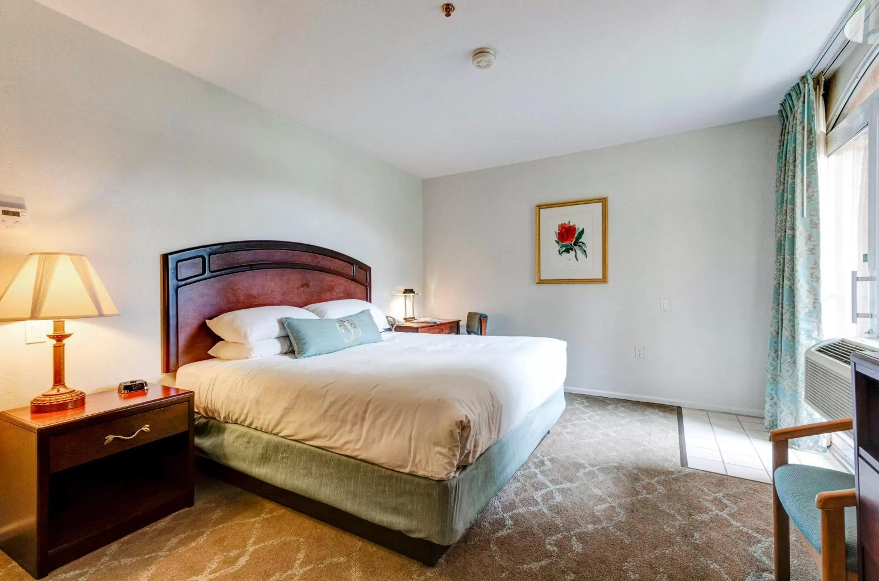 Bed in Forest Villas Hotel