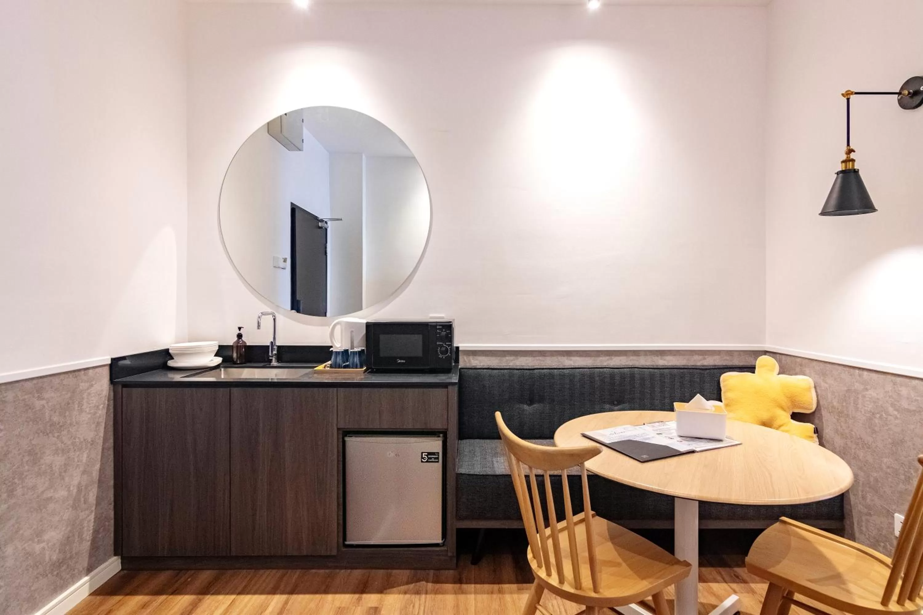 Kitchen or kitchenette in Bagan Suite