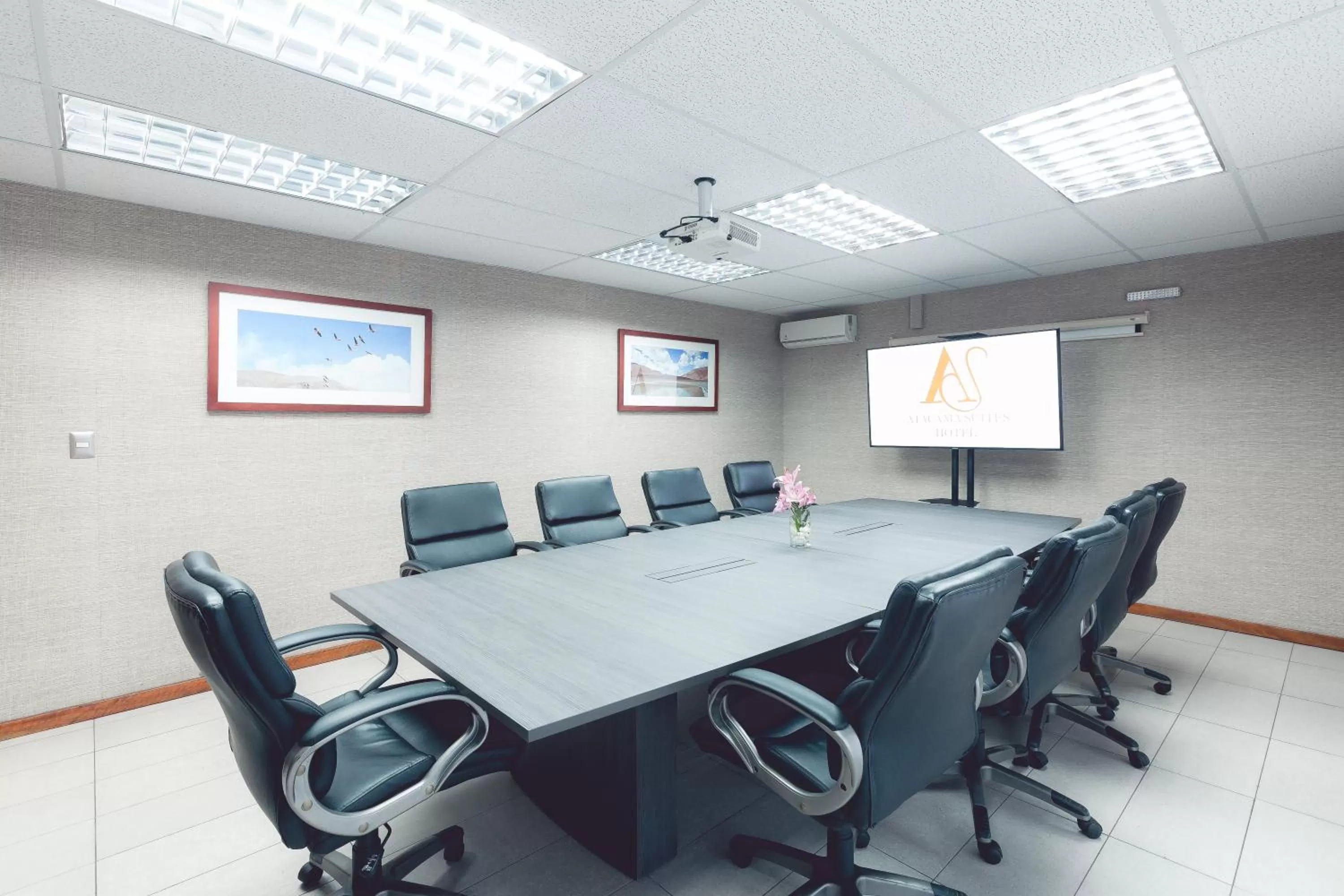 Meeting/conference room in Hotel Atacama Suites