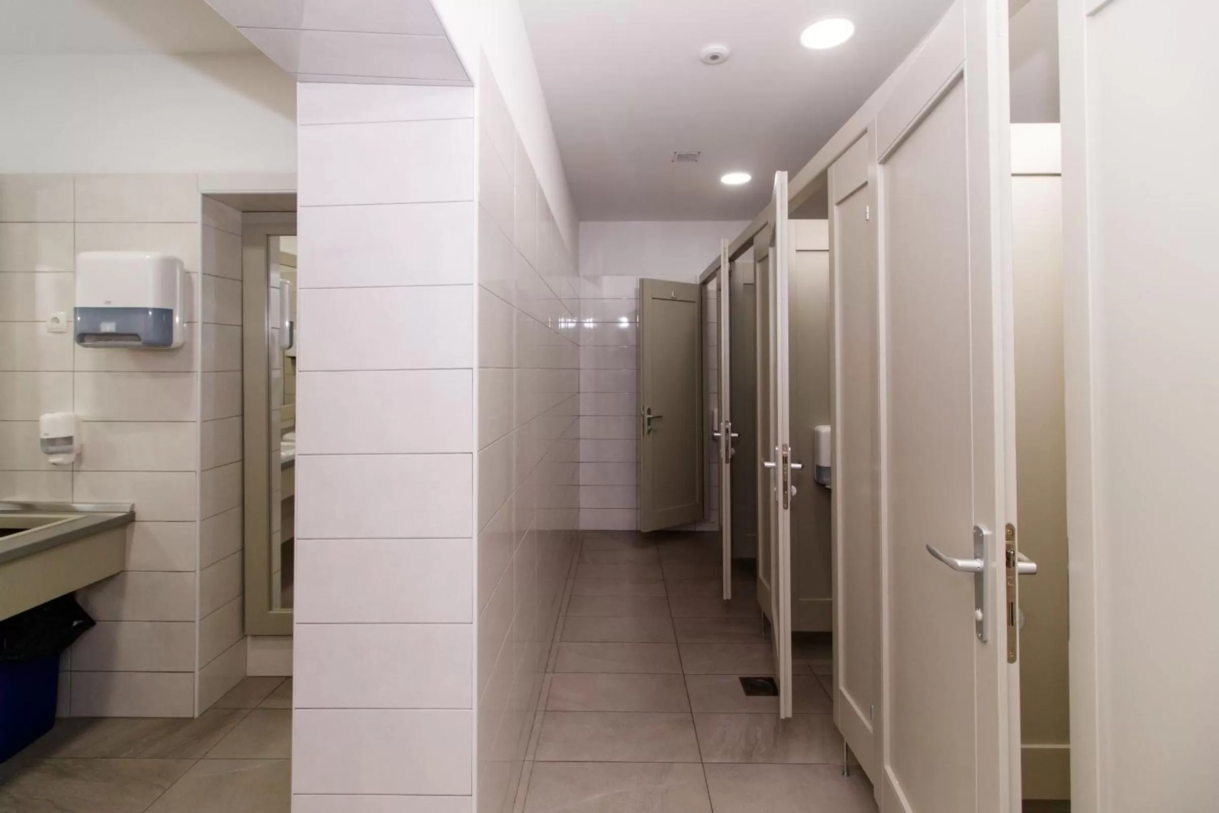 Restaurant/places to eat, Bathroom in Motel "Tri lovca"