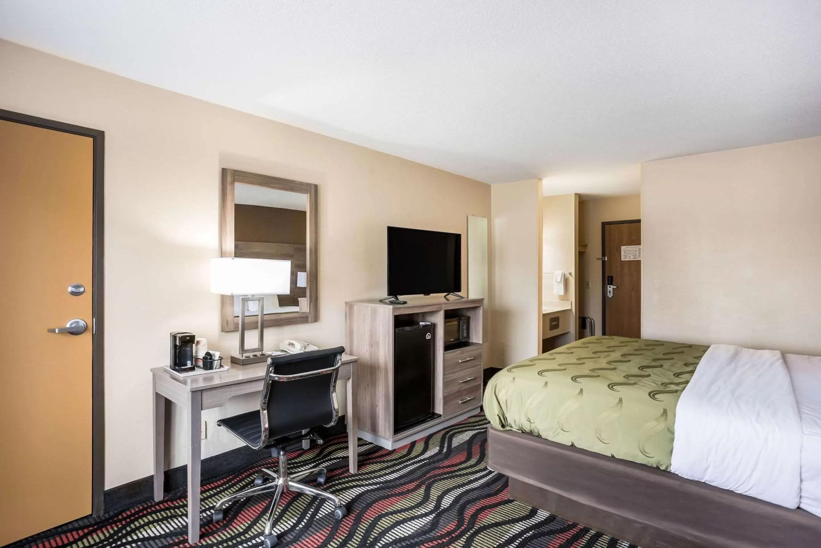 Photo of the whole room, Bed in Quality Inn Cedar Rapids South