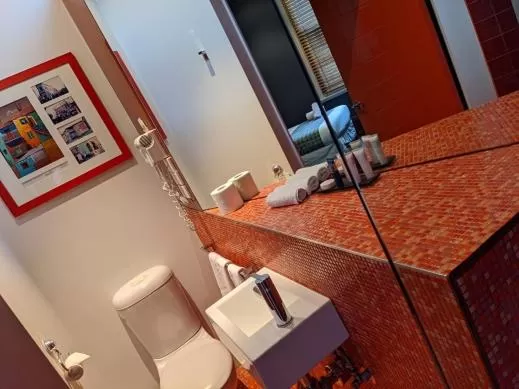 Bathroom in Tolarno Hotel