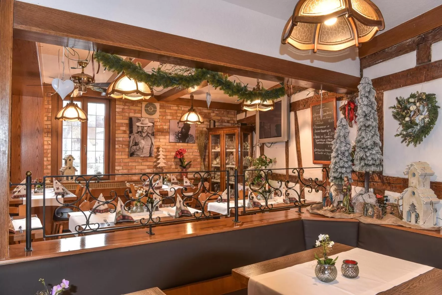 Restaurant/Places to Eat in Hotel Ristorante Rostica