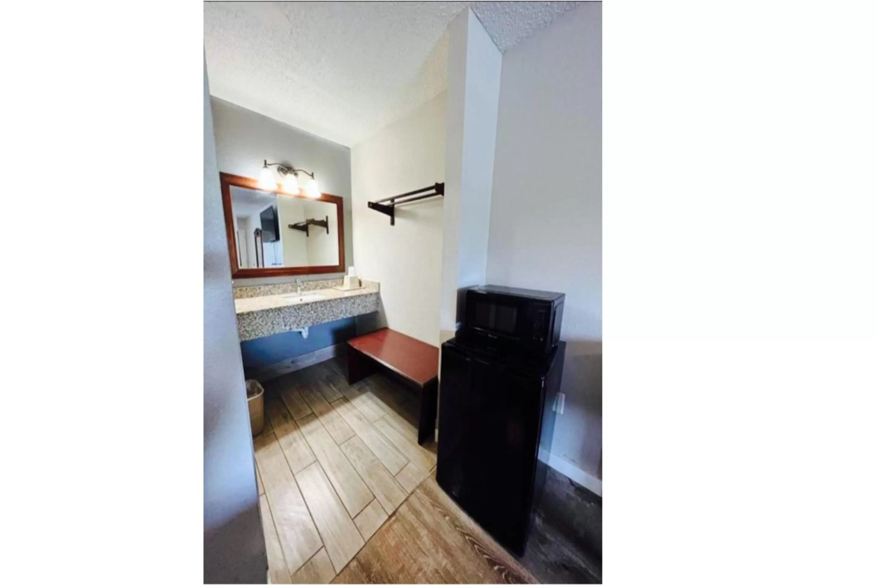 Bathroom in Western Motel, Thomasville