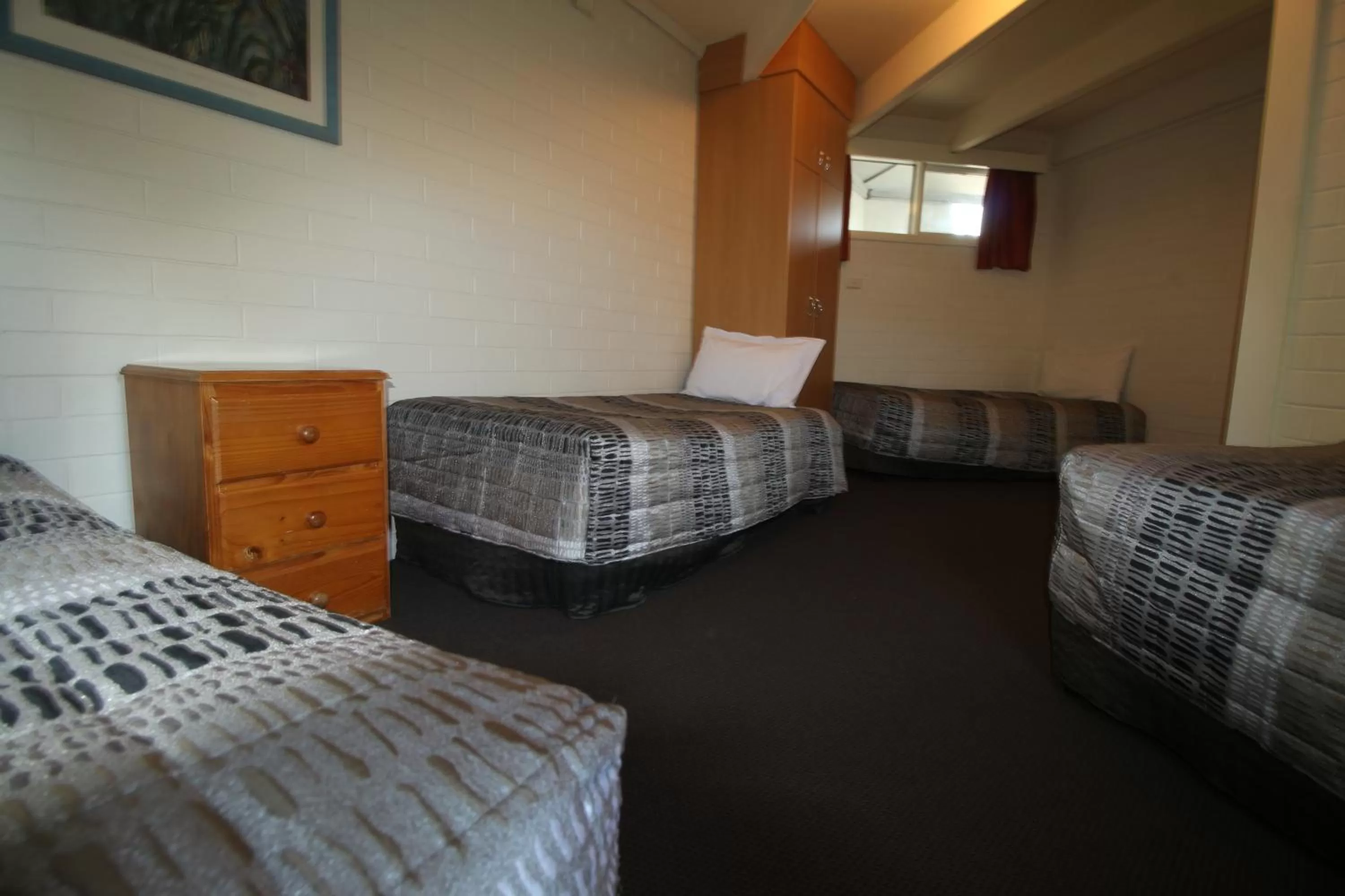 Bed in Cobram Colonial Motor Inn