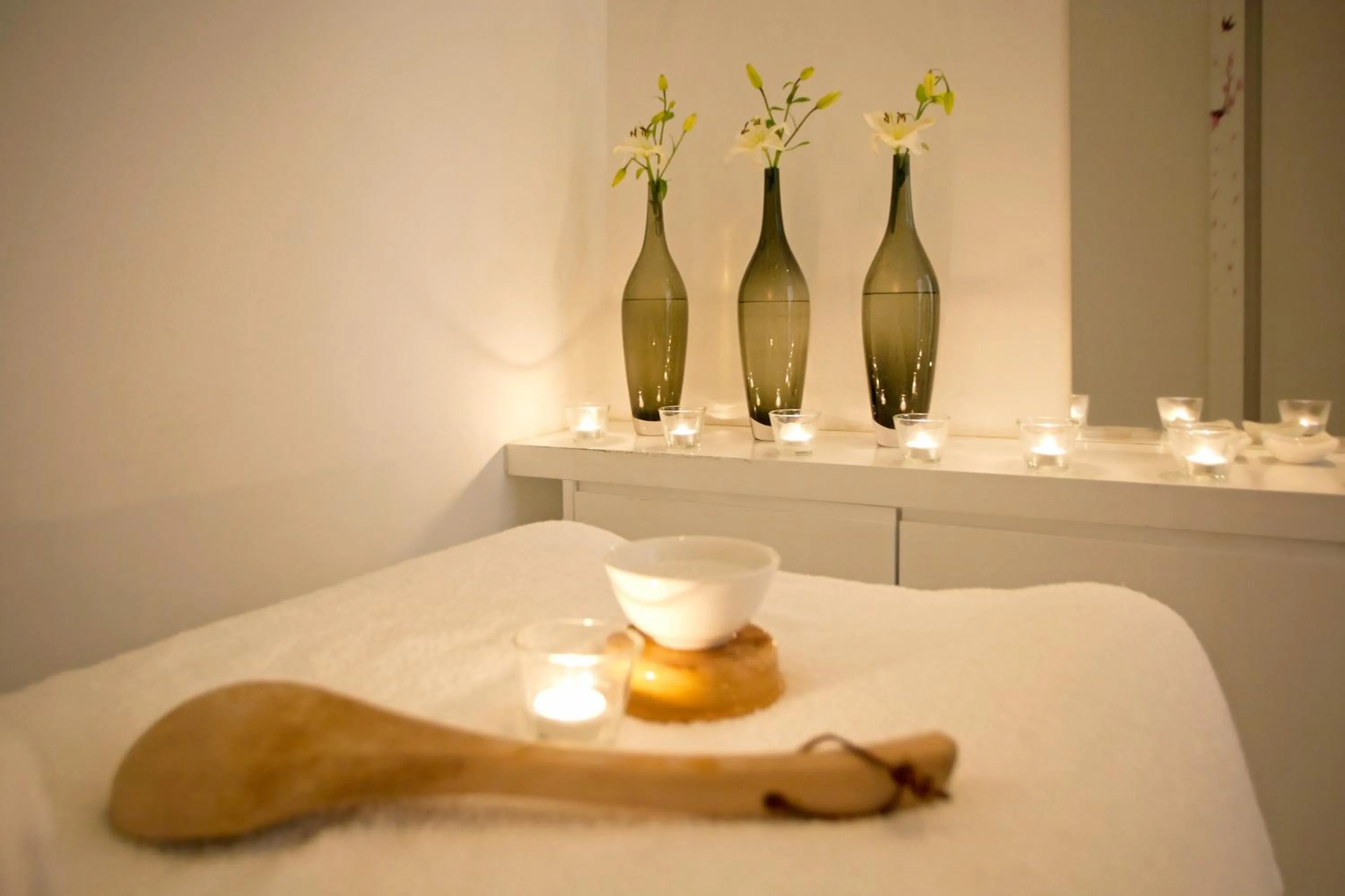 Massage, Bed in The Classic Hotel Nicosia - Handwritten Collection