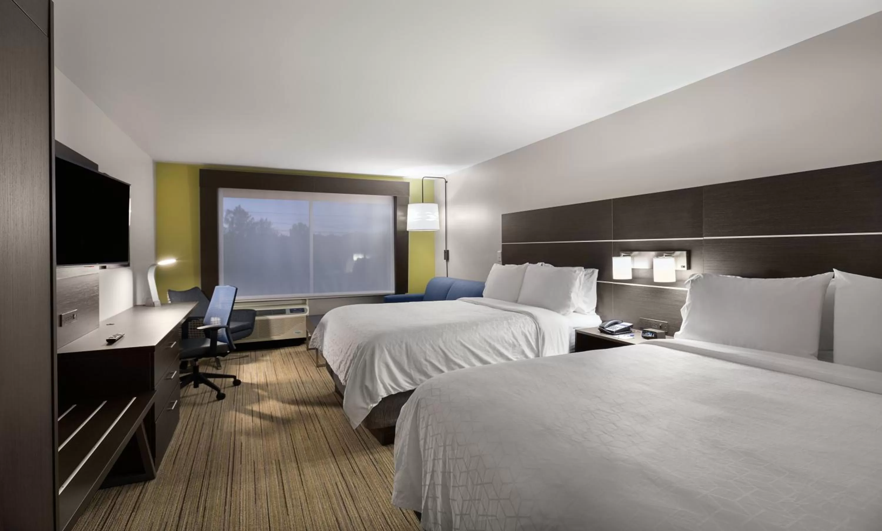 Photo of the whole room, Bed in Holiday Inn Express - Lake Park by IHG