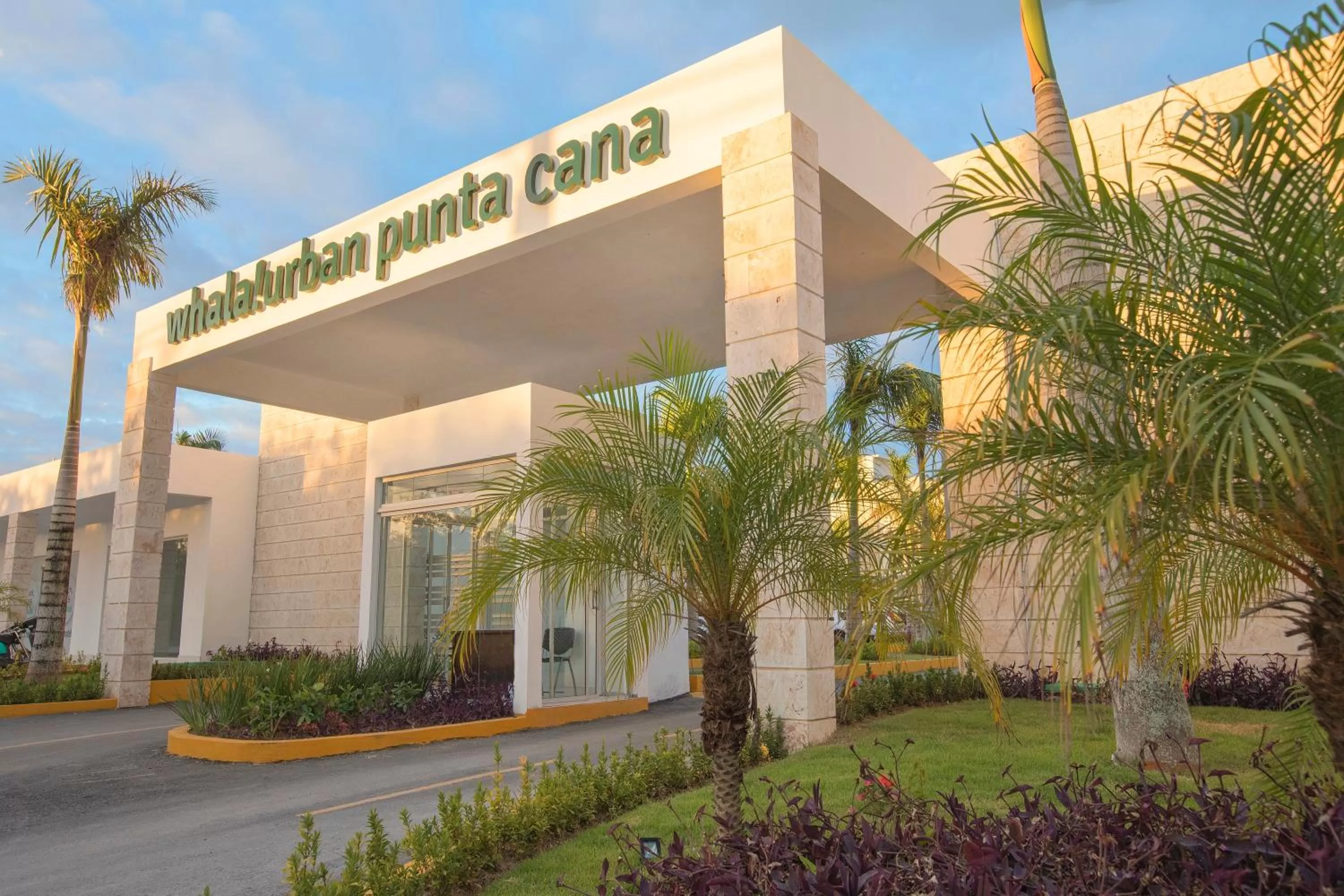 Facade/entrance in Hotel whala!urban punta cana