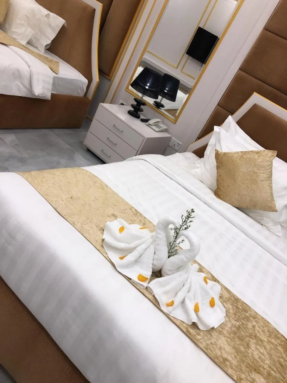 Bedroom, Bed in Kampong Thom Royal Hotel