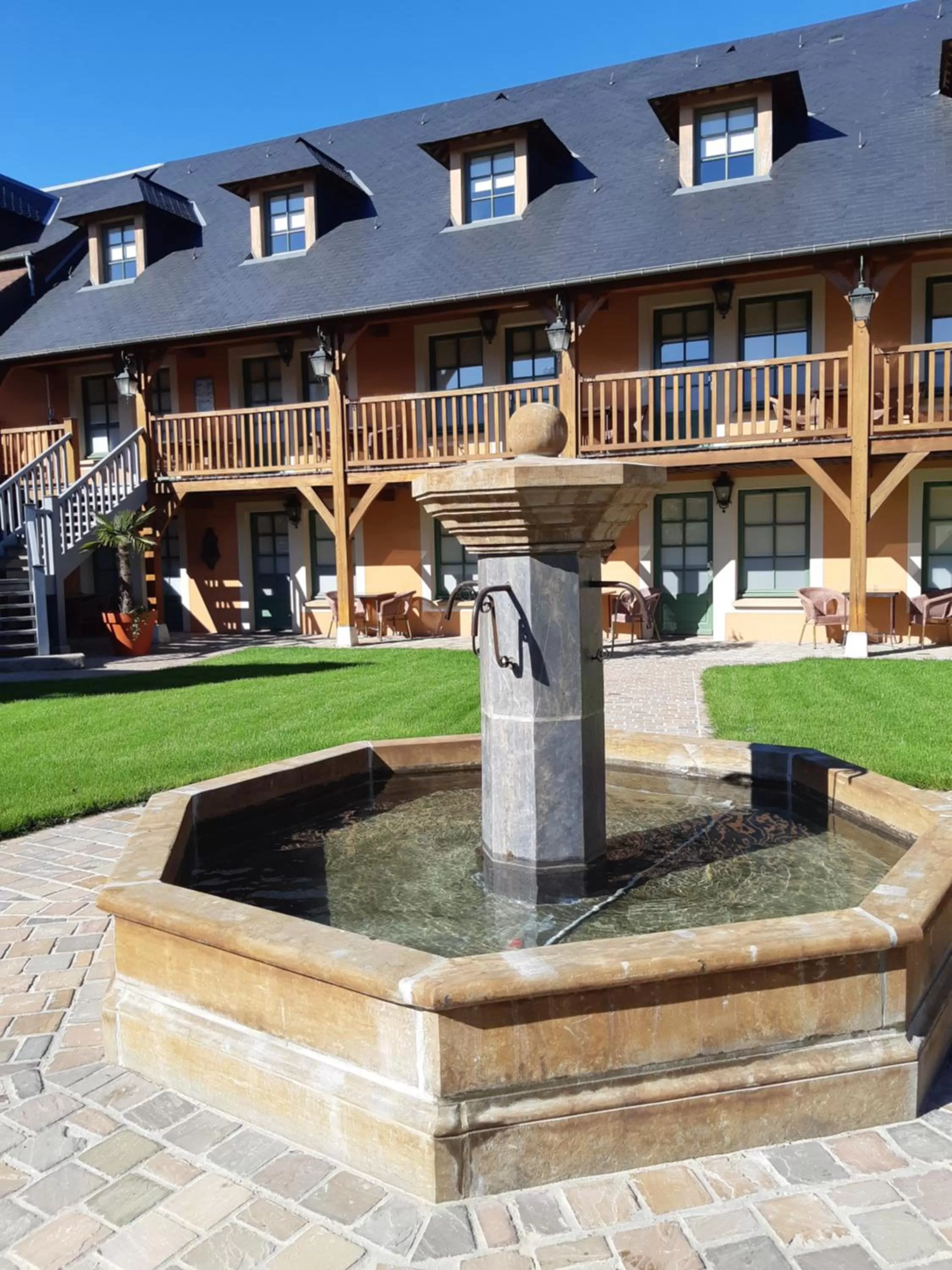 Property building in Hotel et Spa Le Lion d'Or