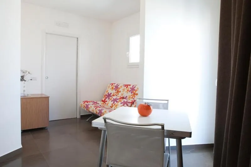 Dining area in Ragusa Inn