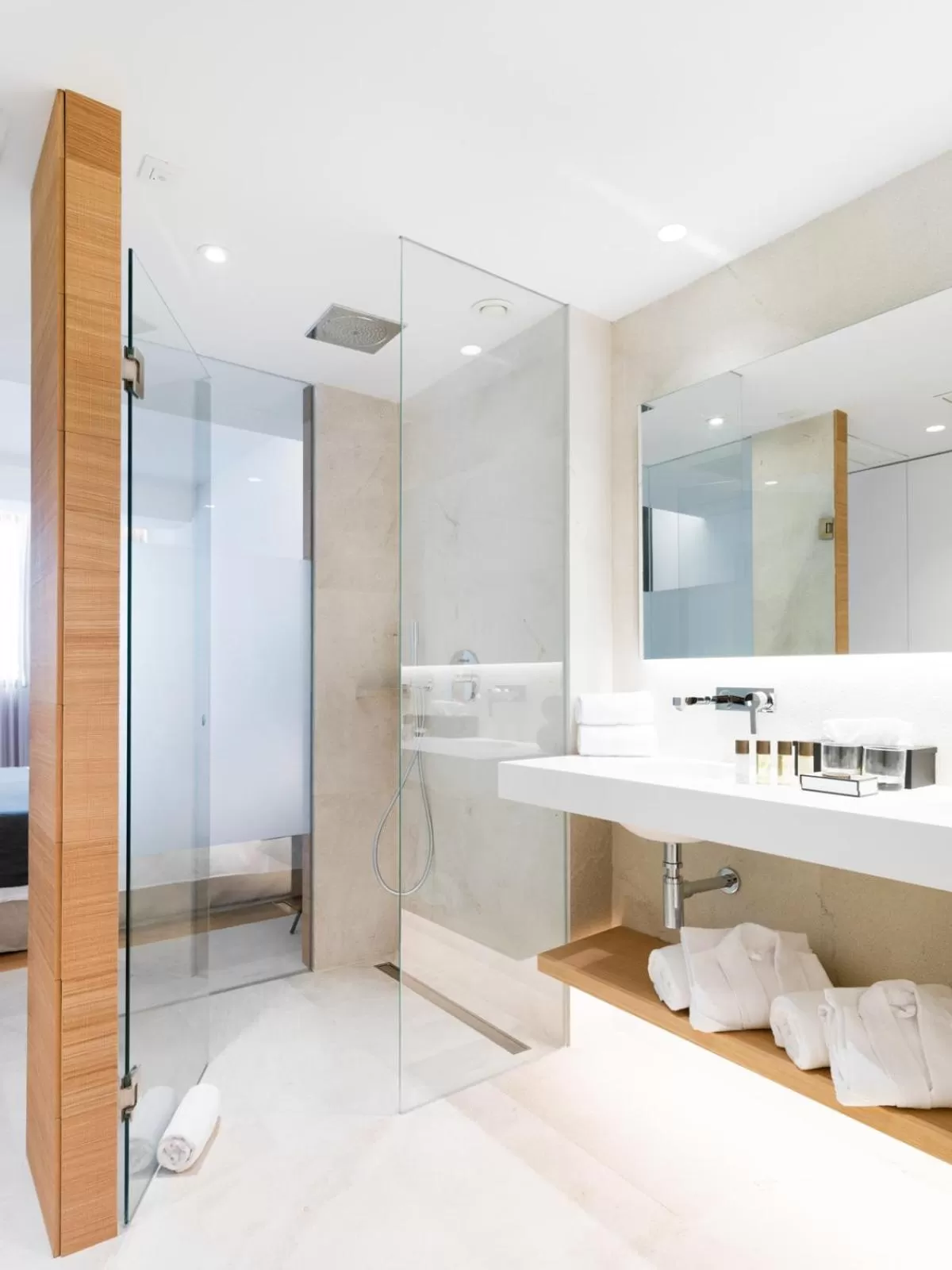 Shower in Nakar Hotel