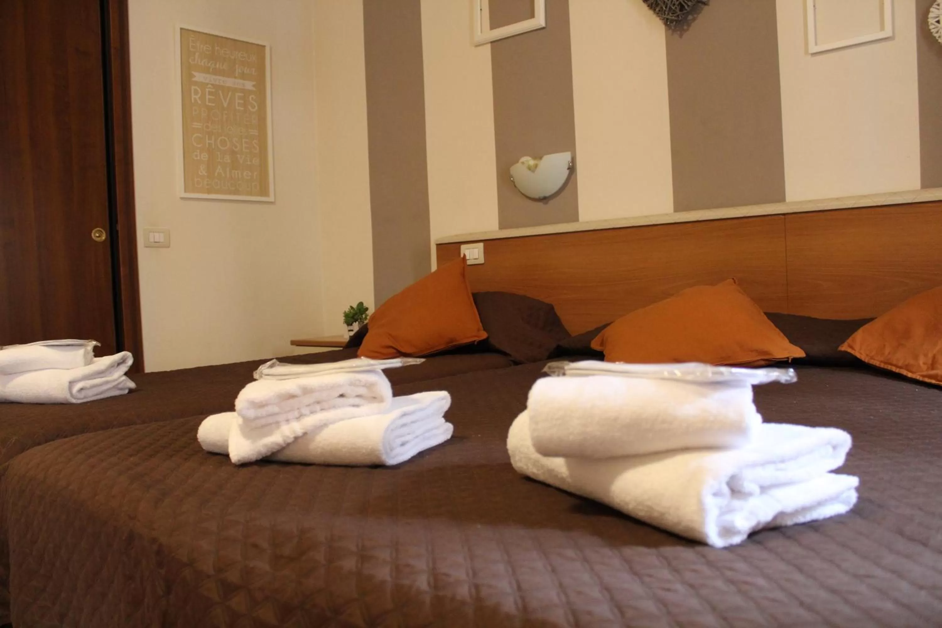 Bed in Hotel Ares Milano