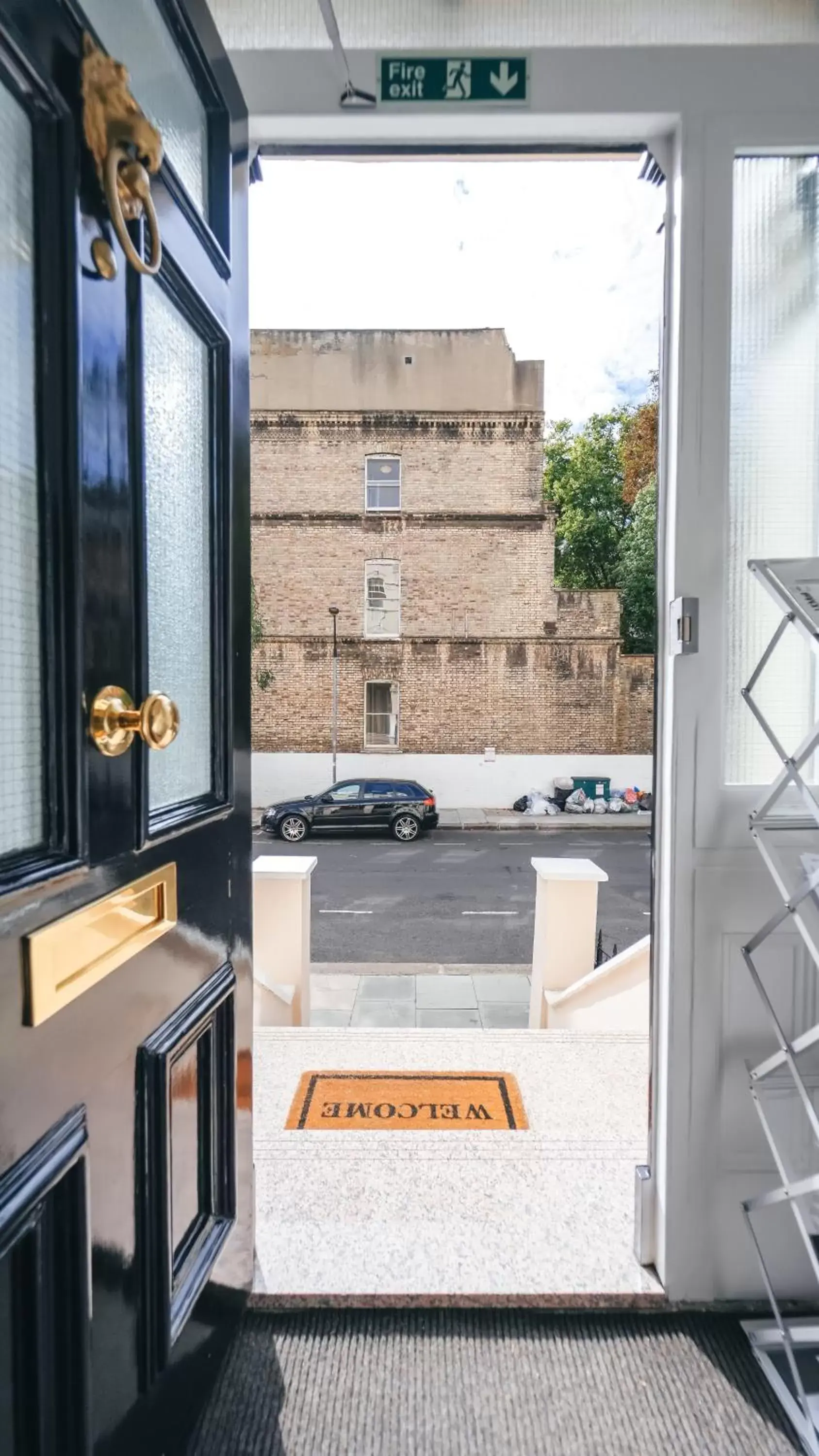 Quadruple Room with Bathroom in The Avonmore Olympia Quadruple Room with Bathroom in The Avonmore Olympia