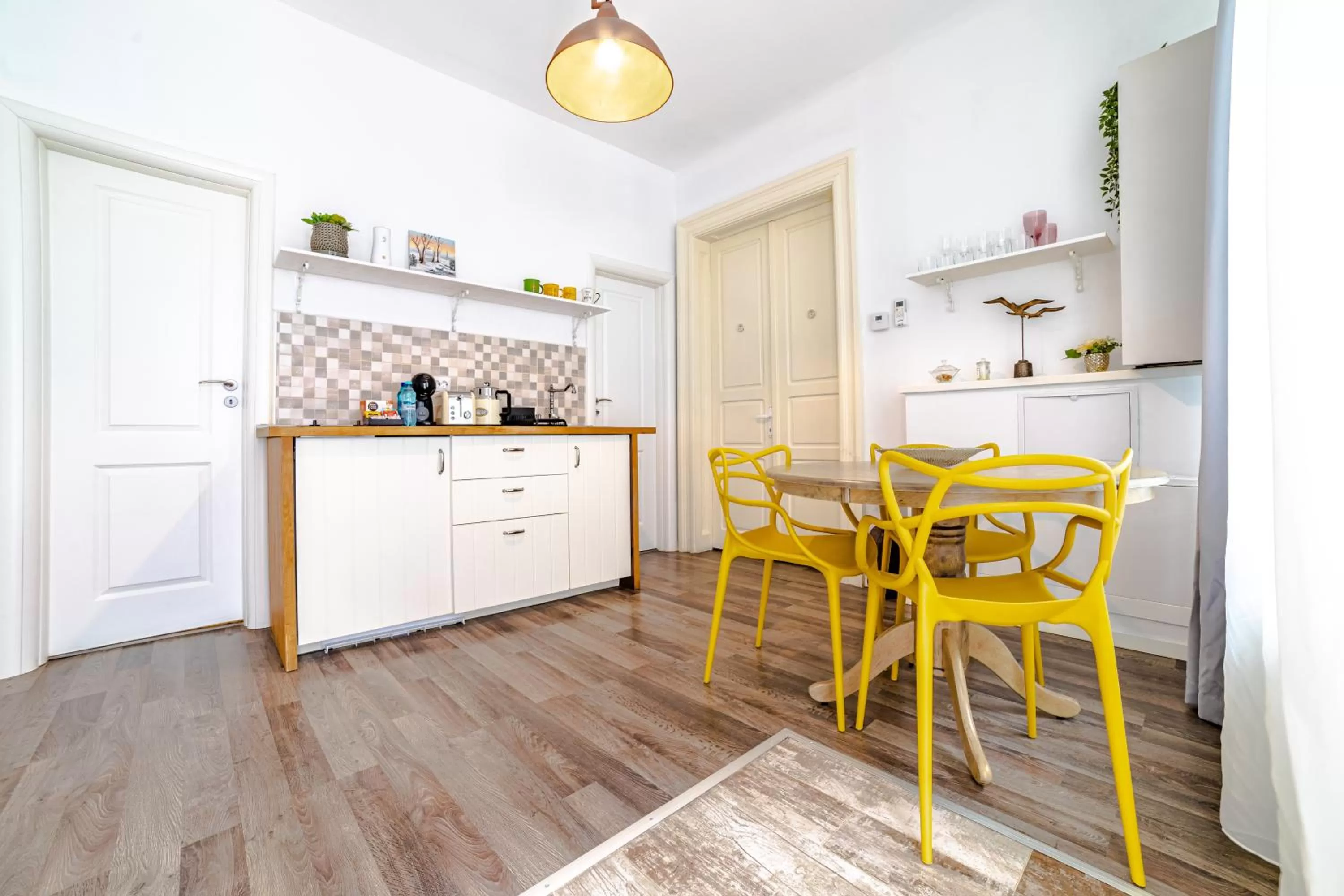 Living room, Kitchen/Kitchenette in ALBERT RESIDENCE with PARKING
