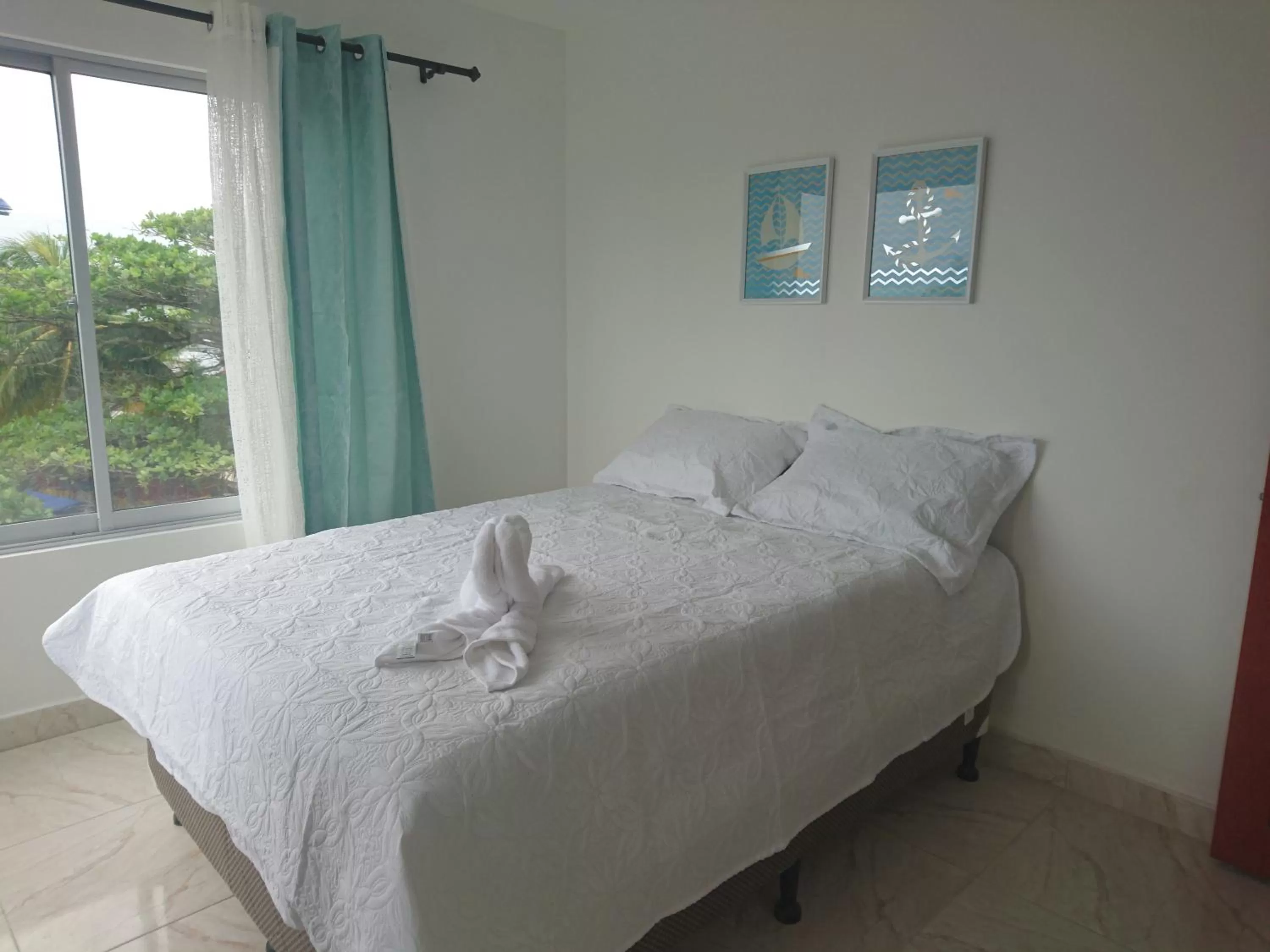 Photo of the whole room, Bed in ZOJO MARiNA BAY