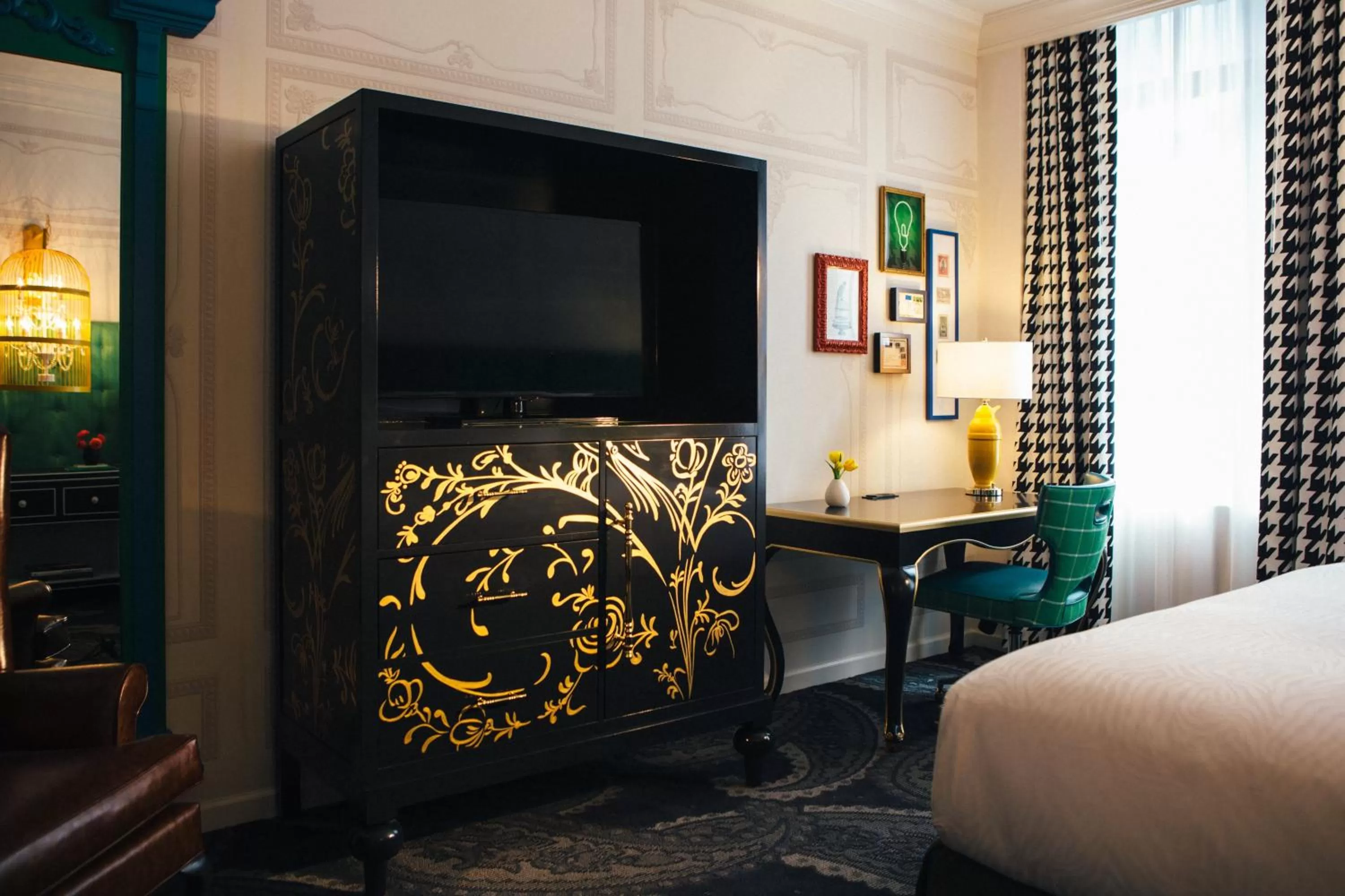 Photo of the whole room, Bed in Kimpton Hotel Monaco Pittsburgh by IHG