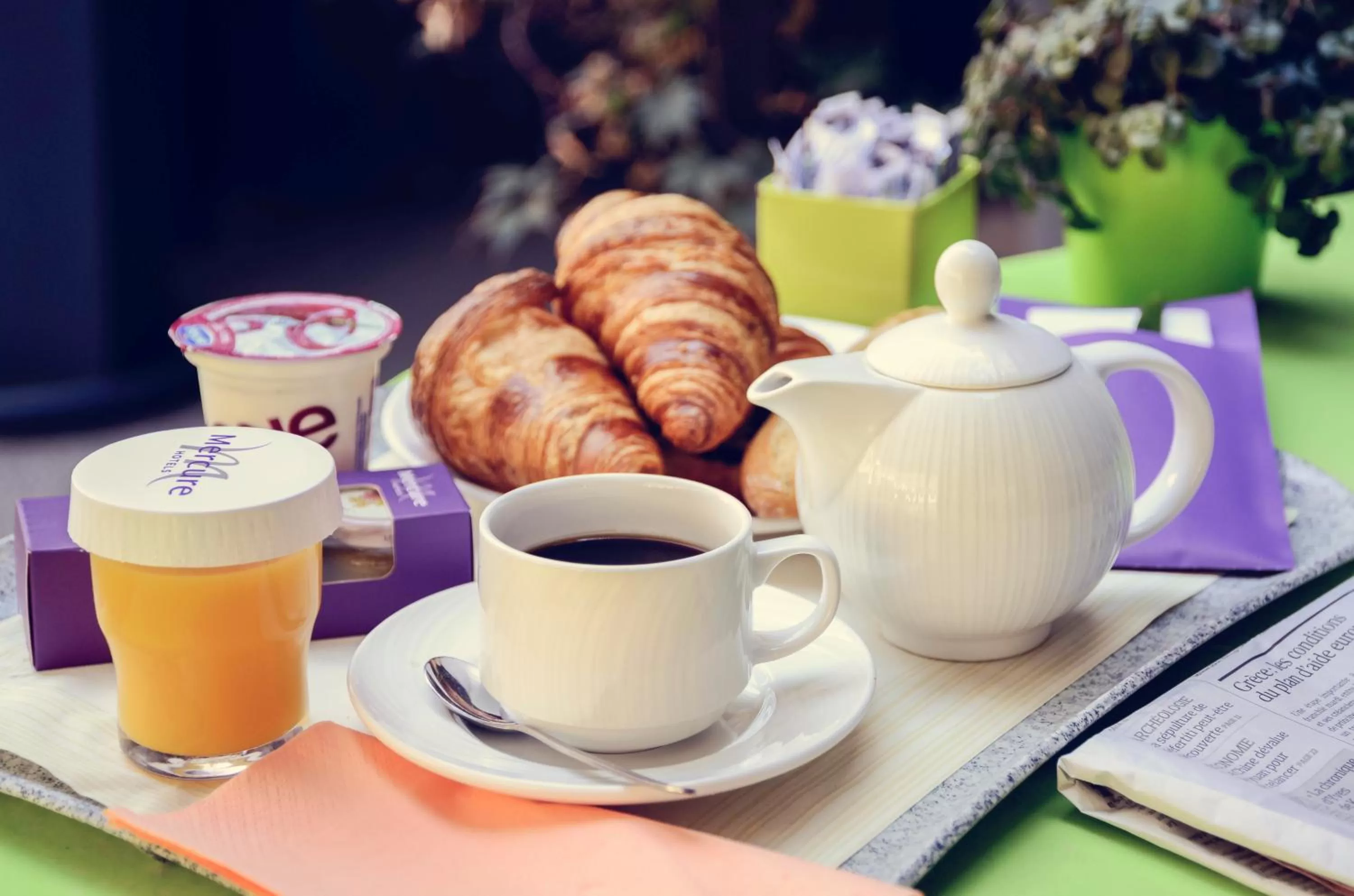 Restaurant/places to eat in Mercure Paris Roissy CDG