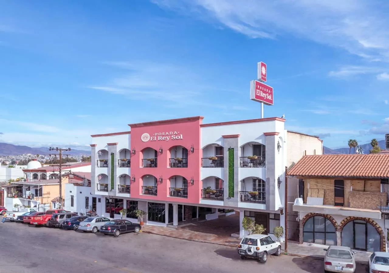 Property building in Hotel Posada El Rey Sol