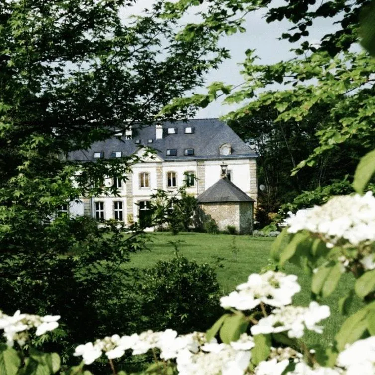 Facade/entrance in Manoir des Indes, The Originals Relais