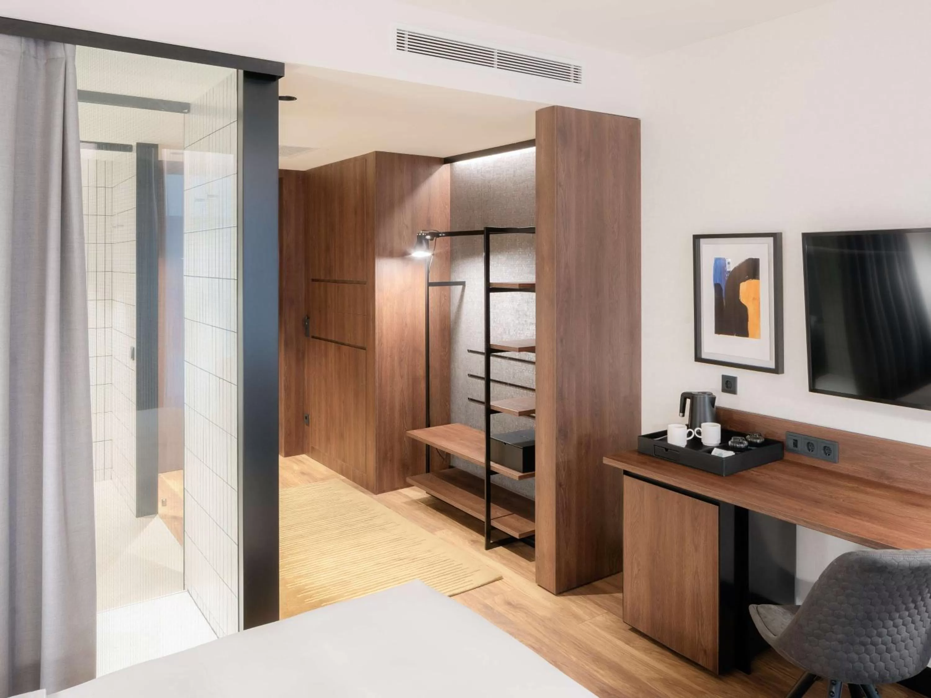 Coffee/tea facilities, Bed in Radisson Blu 1882 Hotel, Barcelona Sagrada Familia