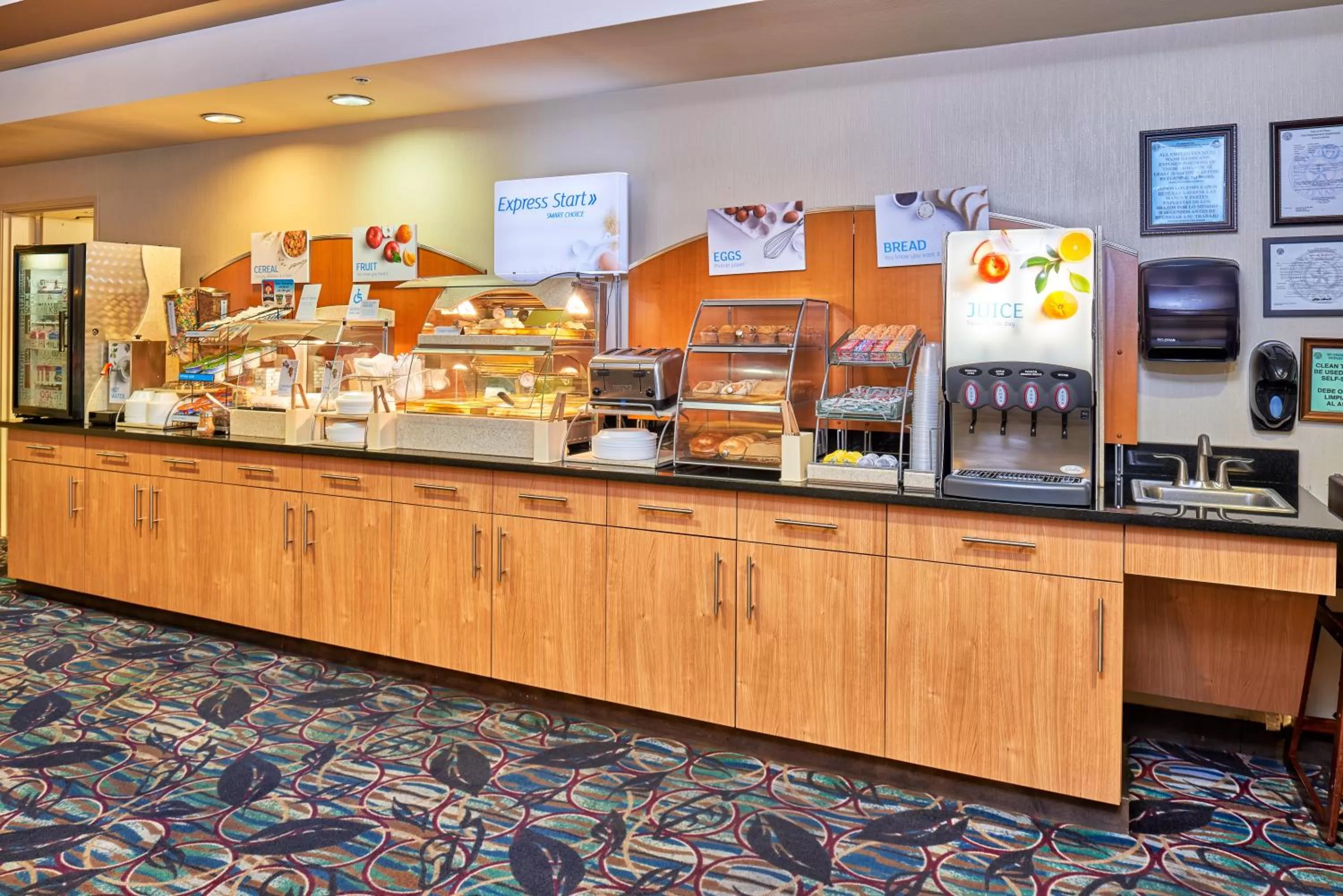 Holiday Inn Express & Suites El Paso Airport by IHG