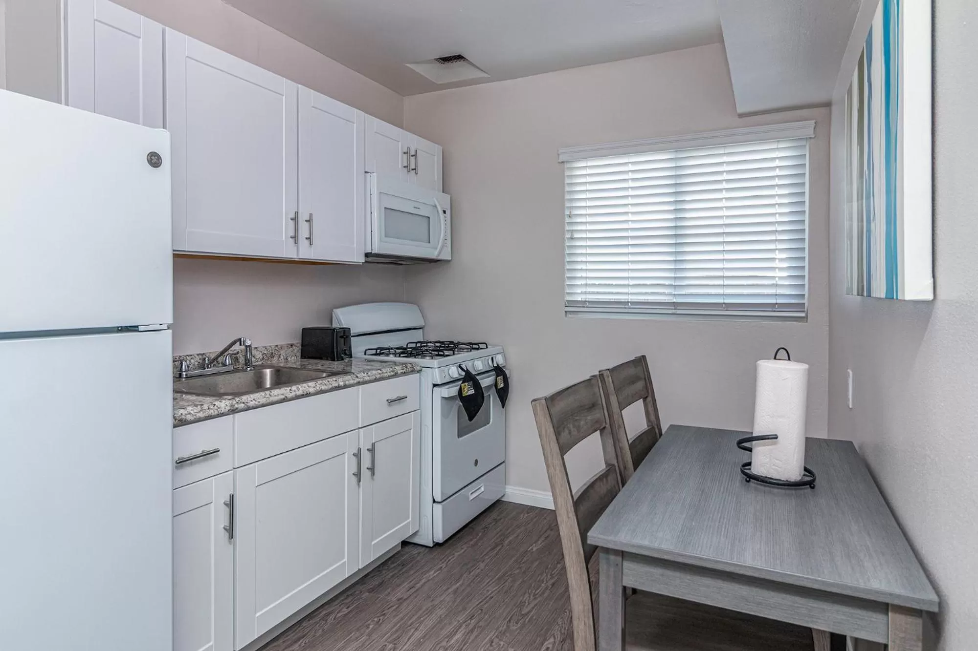 Kitchen or kitchenette, Kitchen/Kitchenette in 2021 Olive