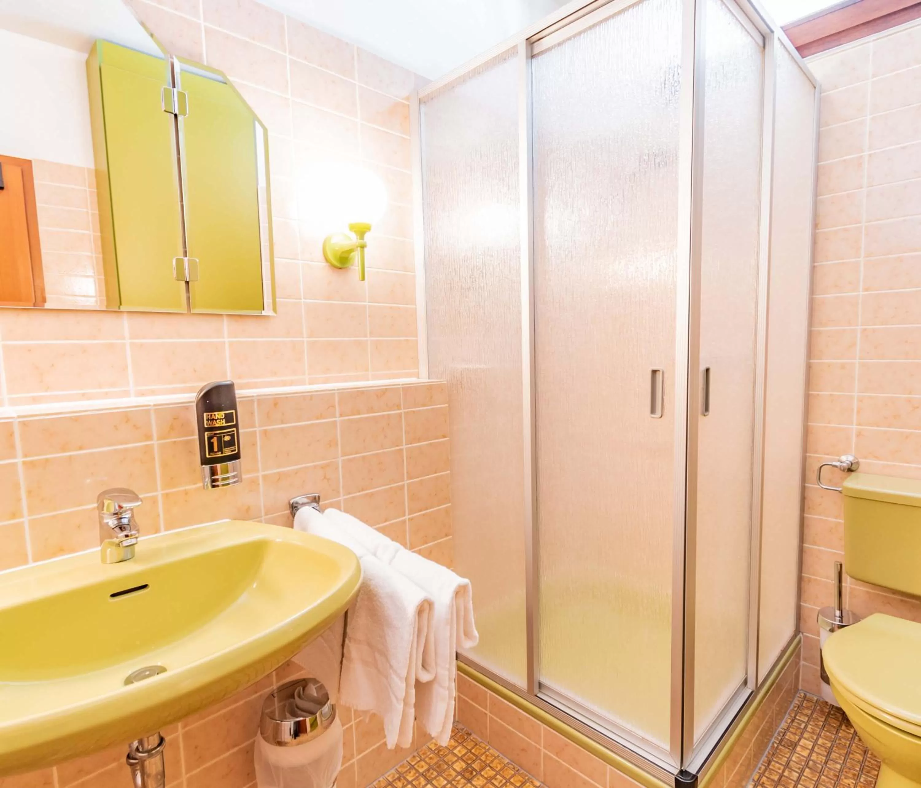 Bathroom in Aparthotel Panorama