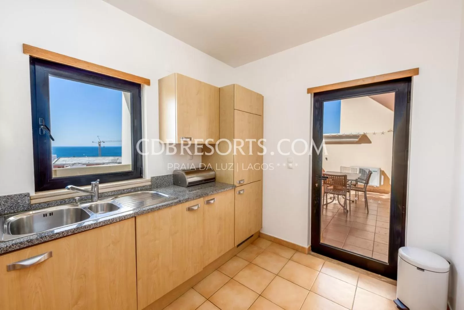 Communal kitchen in Estrela da Luz Resort
