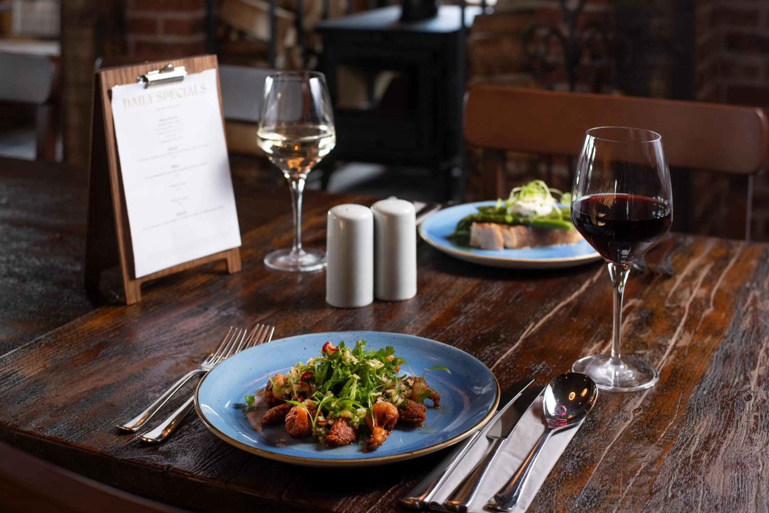 Restaurant/places to eat in The Hog's Head Inn - The Inn Collection Group