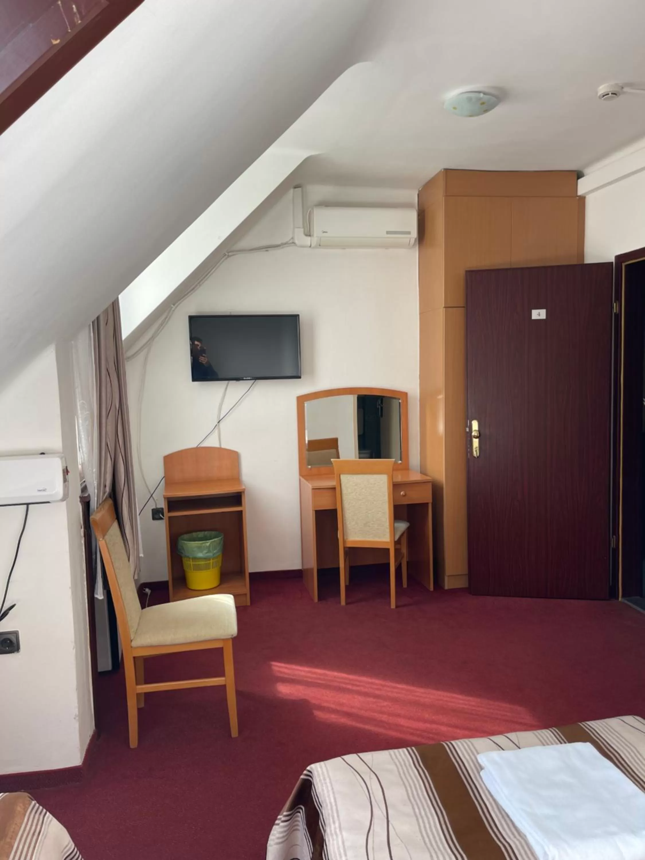 Bed in Hotel Minaret&Étterem