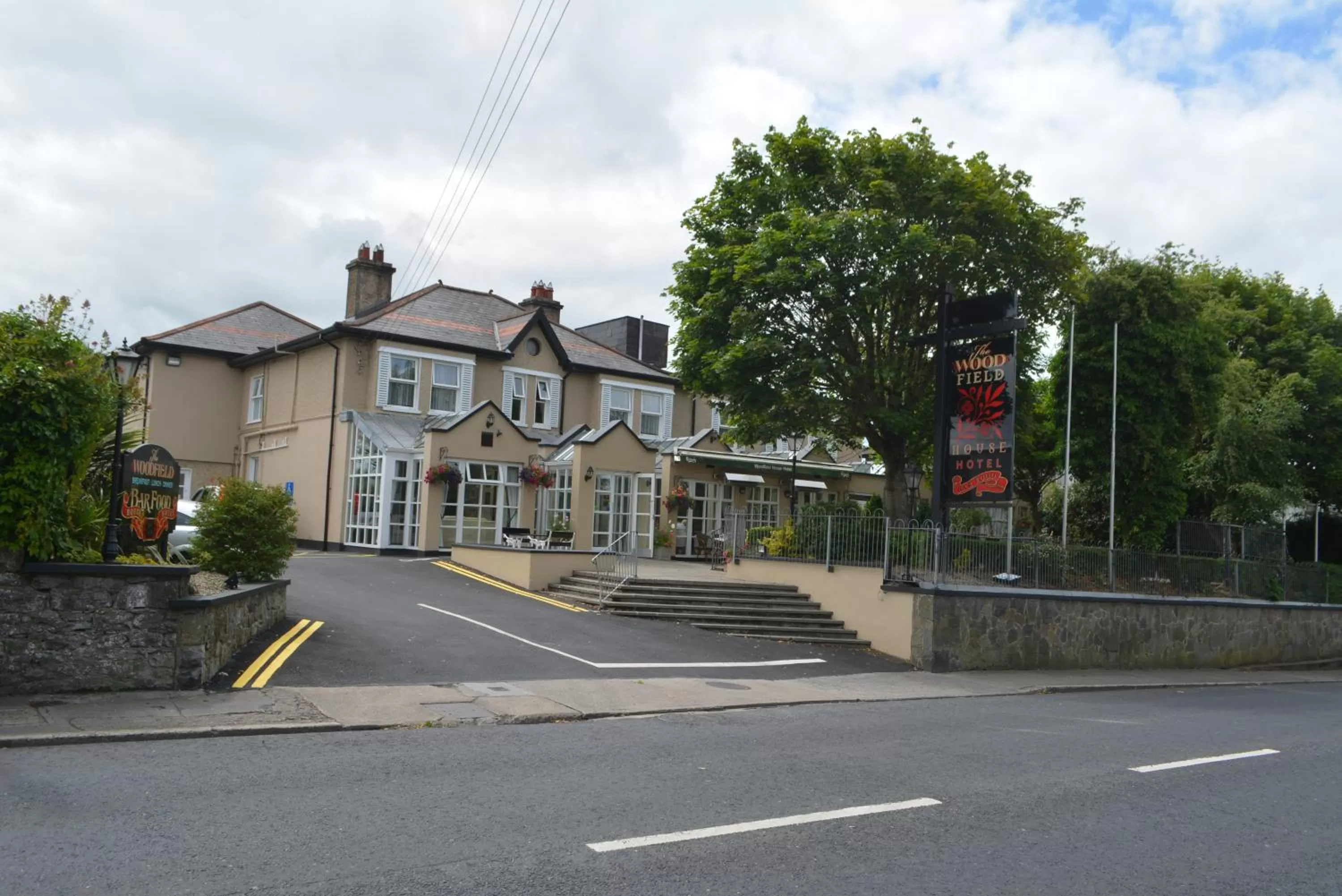 Facade/entrance in Woodfield House Hotel