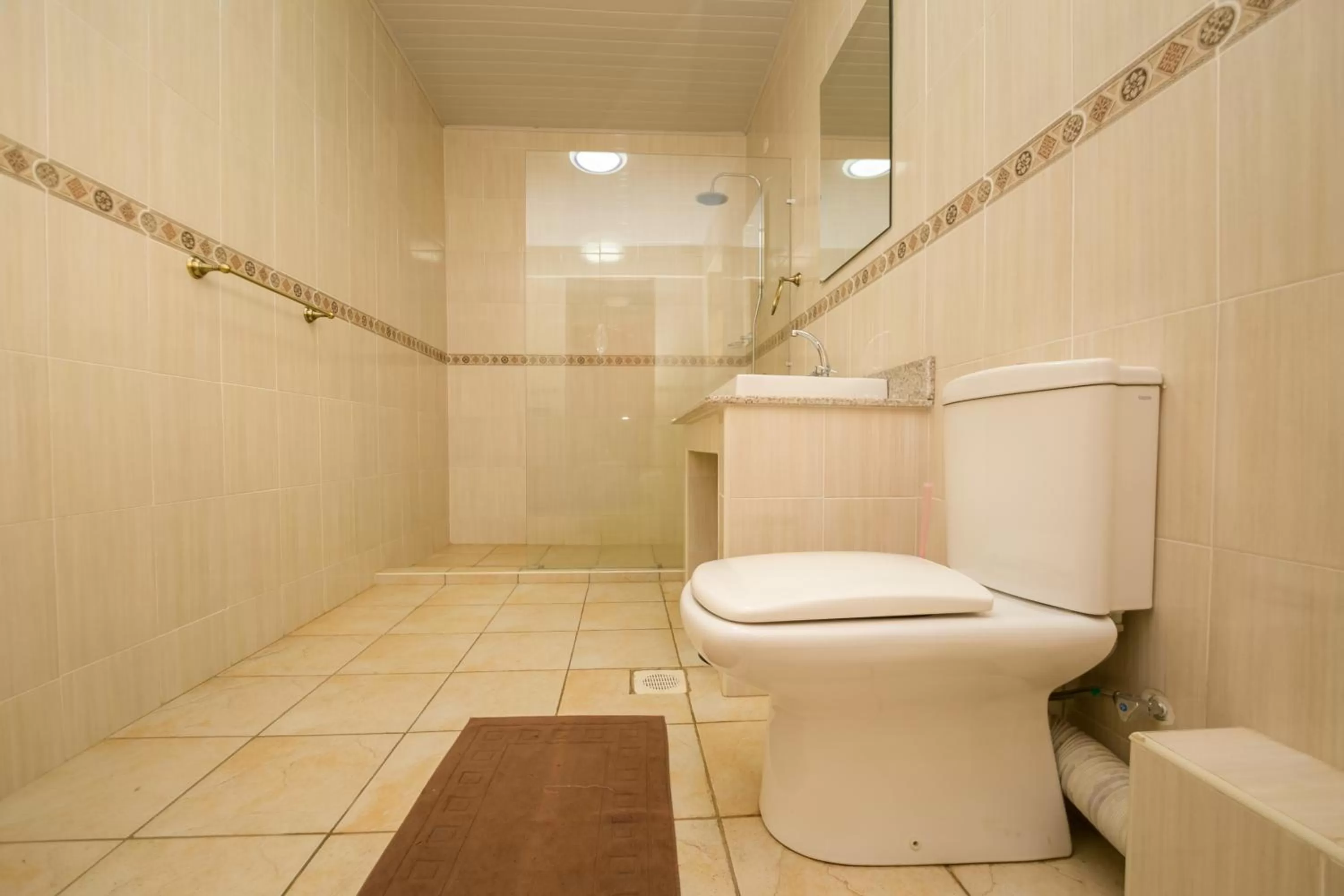 Shower, Bathroom in Hotel Rudi