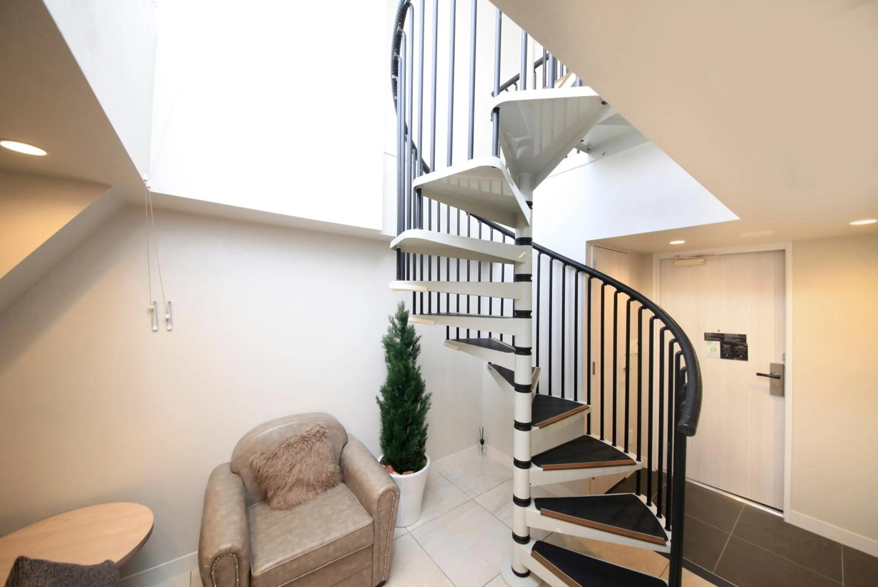 Photo of the whole room in The Centurion Classic Akasaka