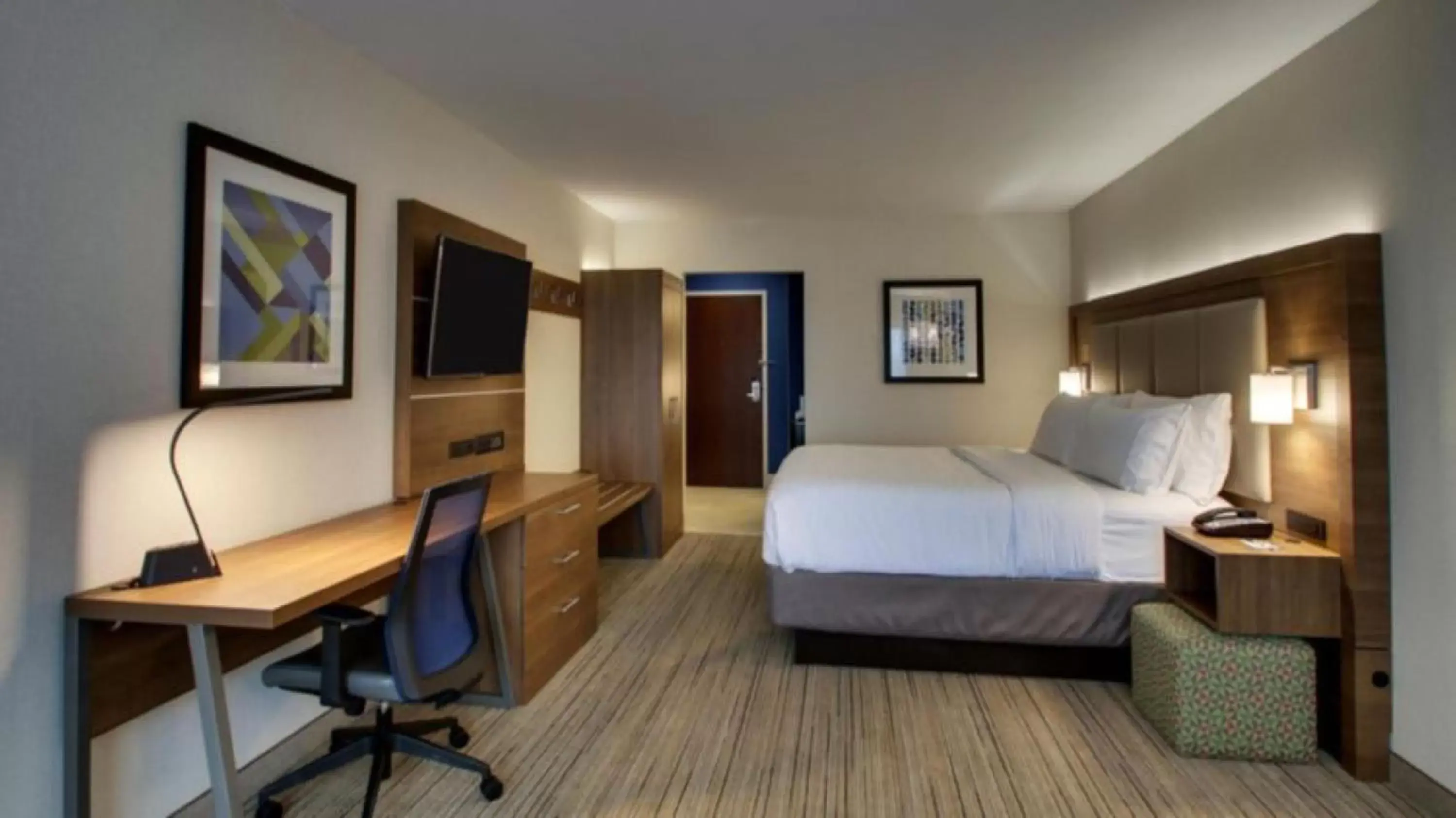King Room - Mobility Access/Hearing Accessible in Holiday Inn Express Hotel & Suites Mount Pleasant, an IHG Hotel King Room - Mobility Access/Hearing Accessible in Holiday Inn Express Hotel & Suites Mount Pleasant, an IHG Hotel
