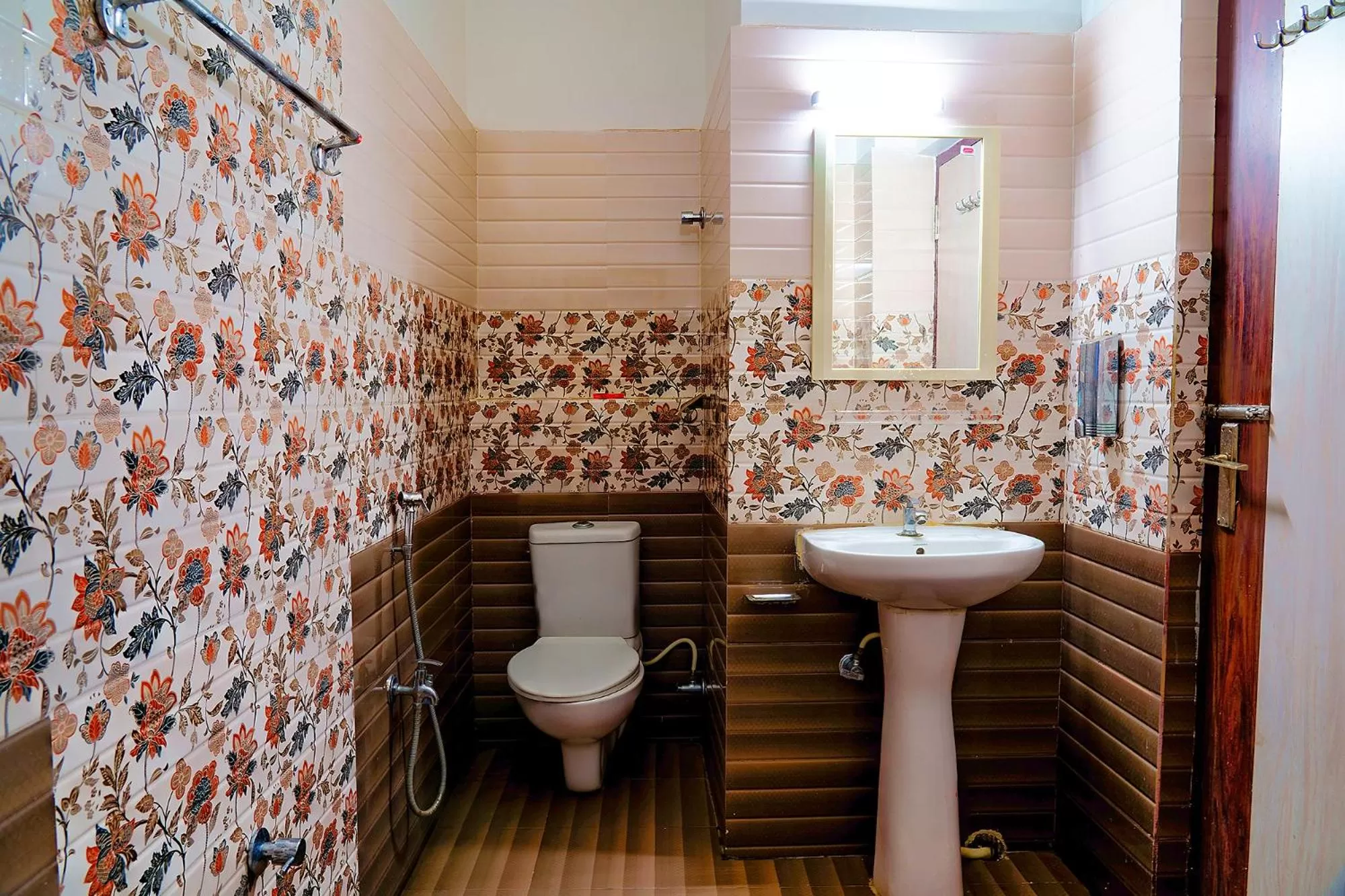 Toilet in FabHotel Kanchan Plaza