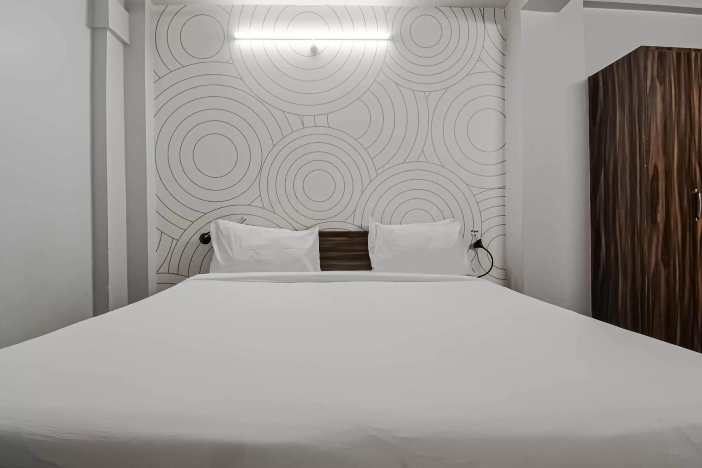 Bedroom, Bed in Super Townhouse Vidya Vihar