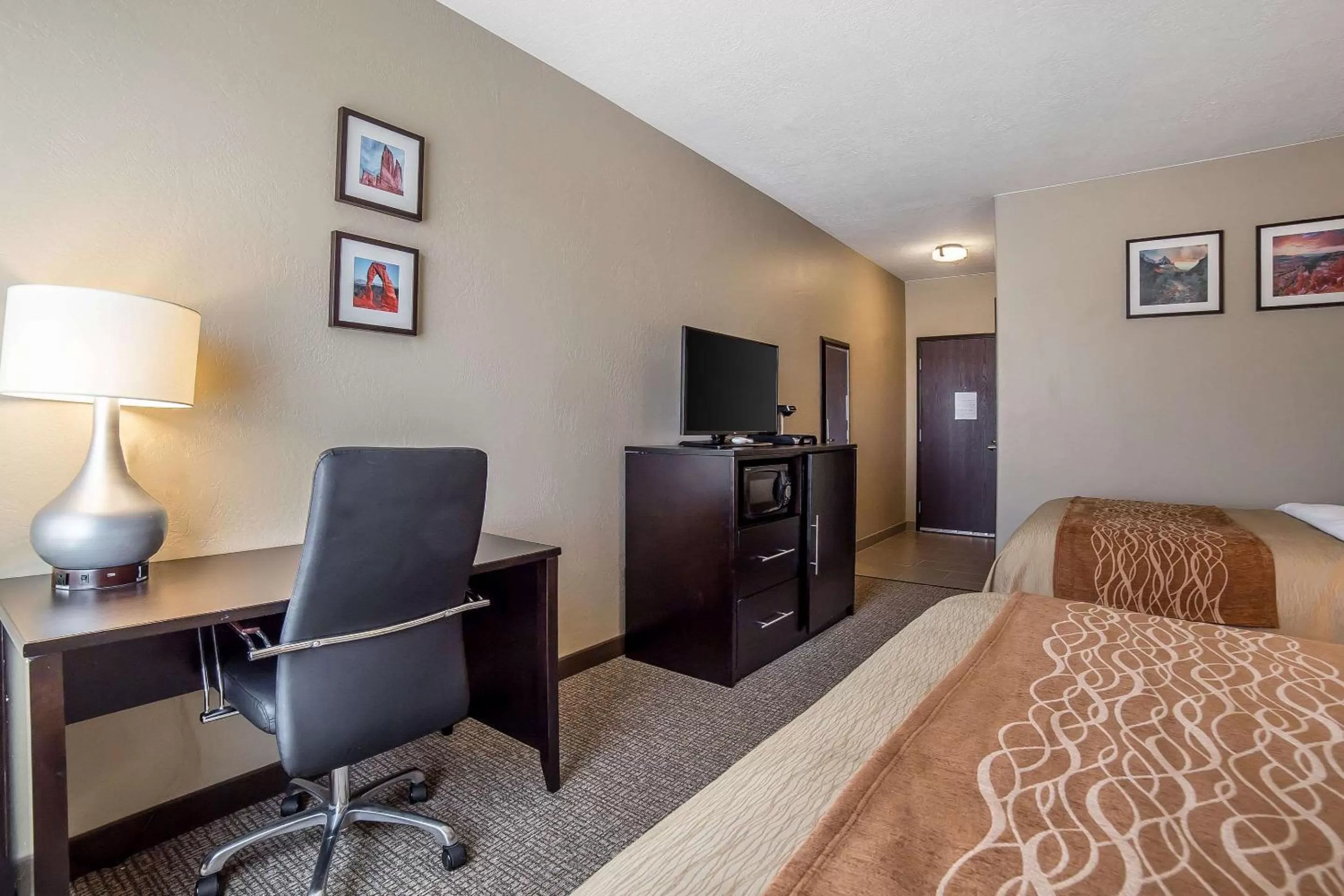 Photo of the whole room, Bed in Comfort Inn & Suites Vernal - National Monument Area