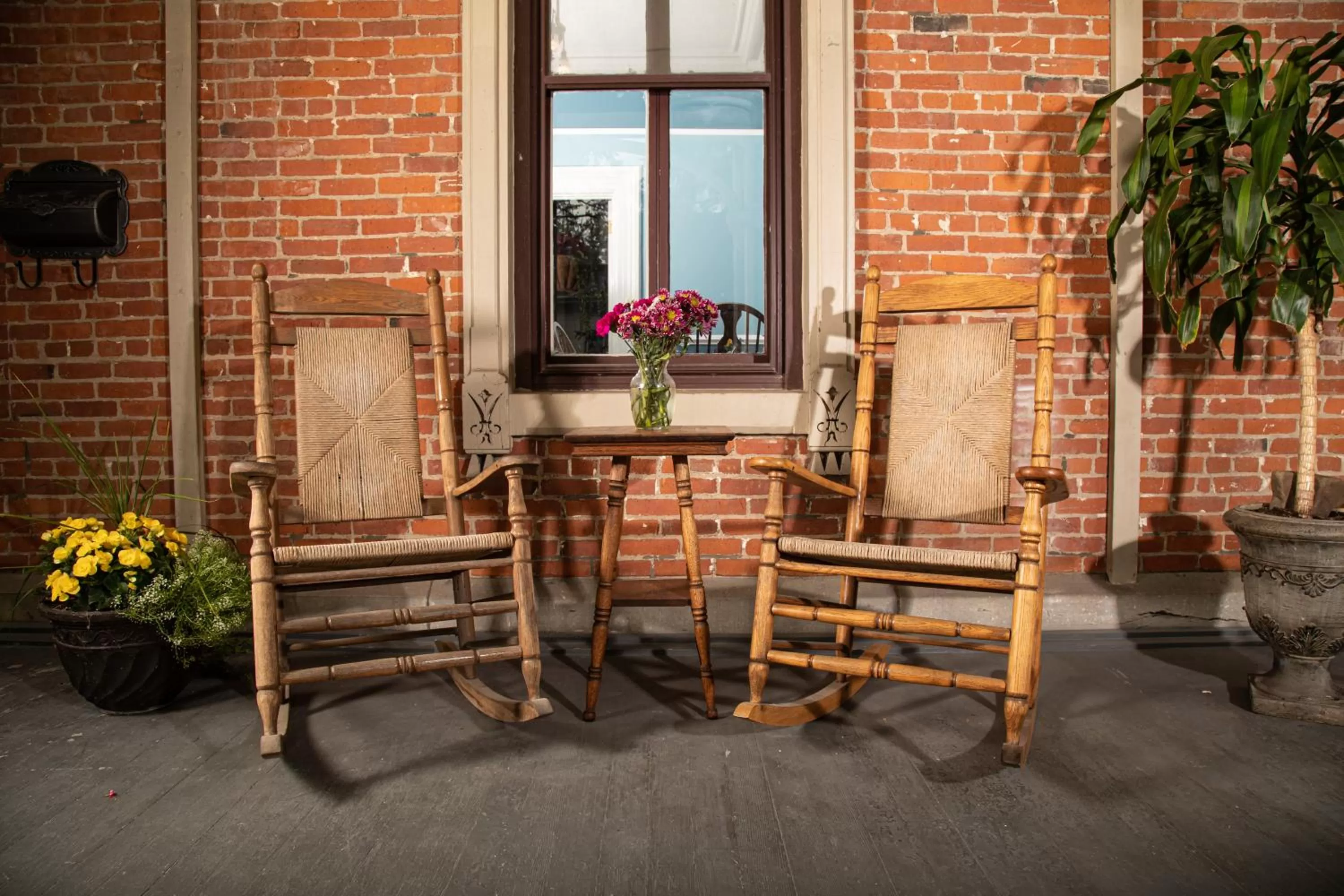 Seating area in Rosemont Inn
