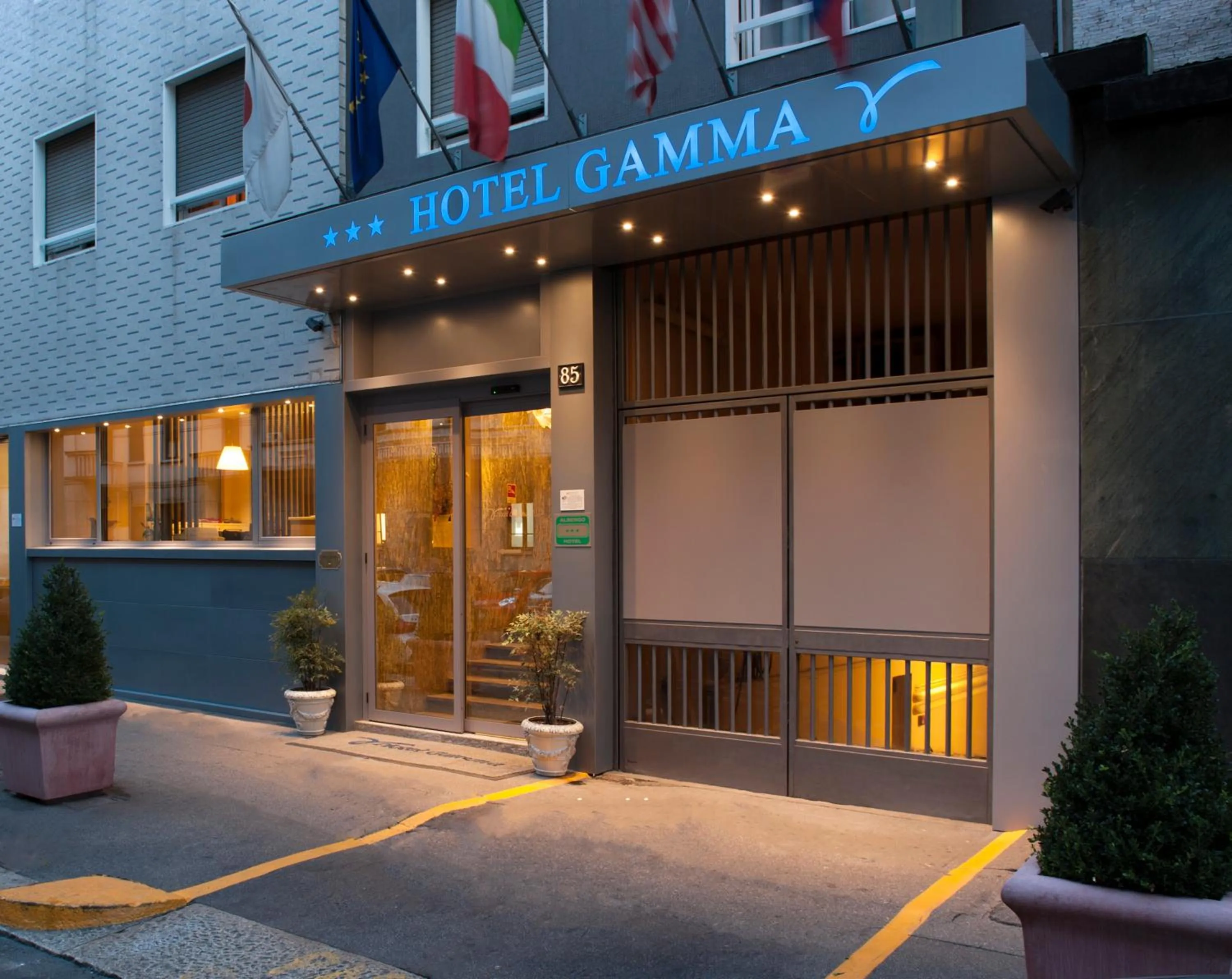 Facade/entrance in Hotel Gamma