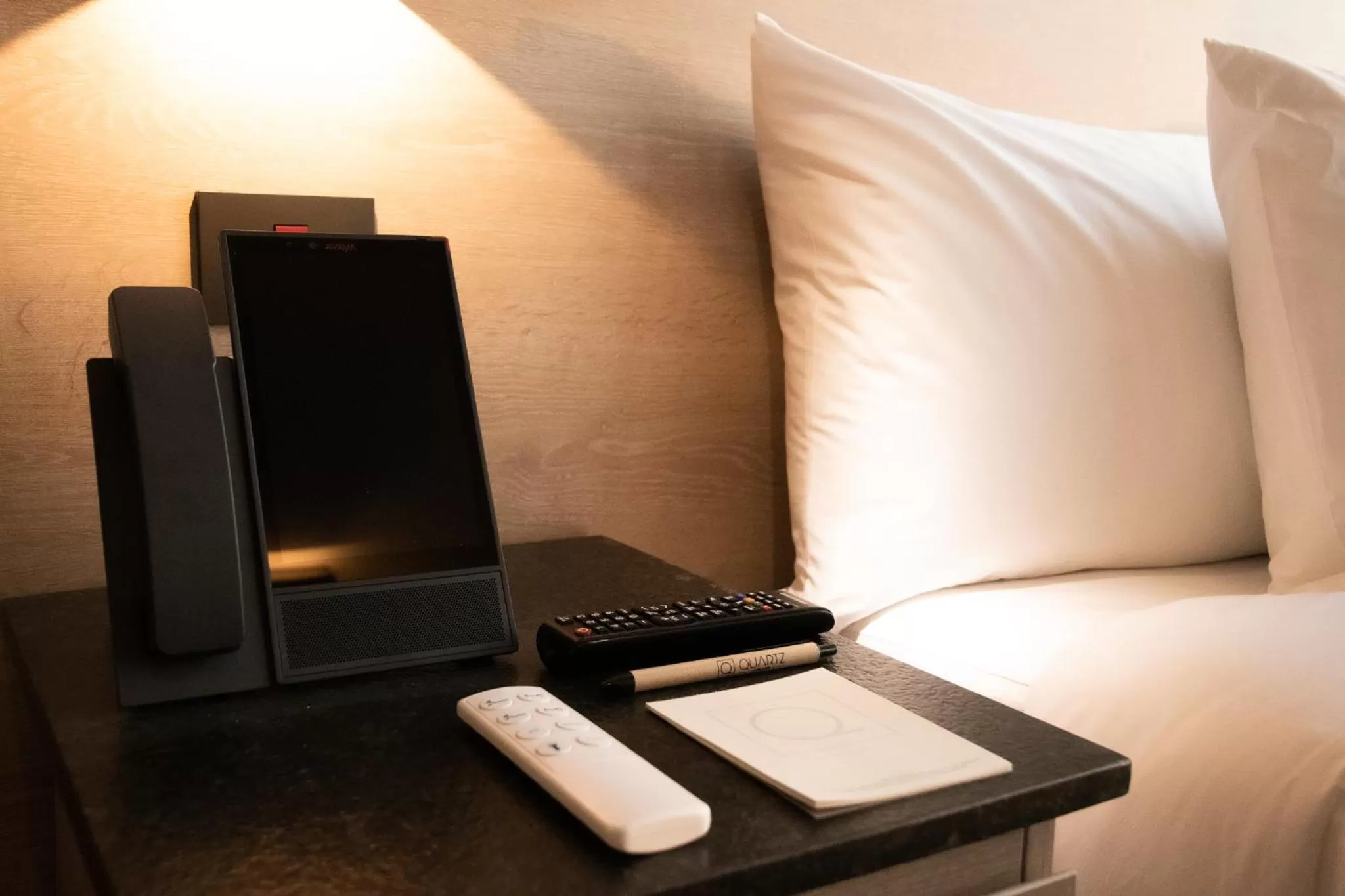 TV and multimedia, Bed in QUARTZ HOTEL & SPA