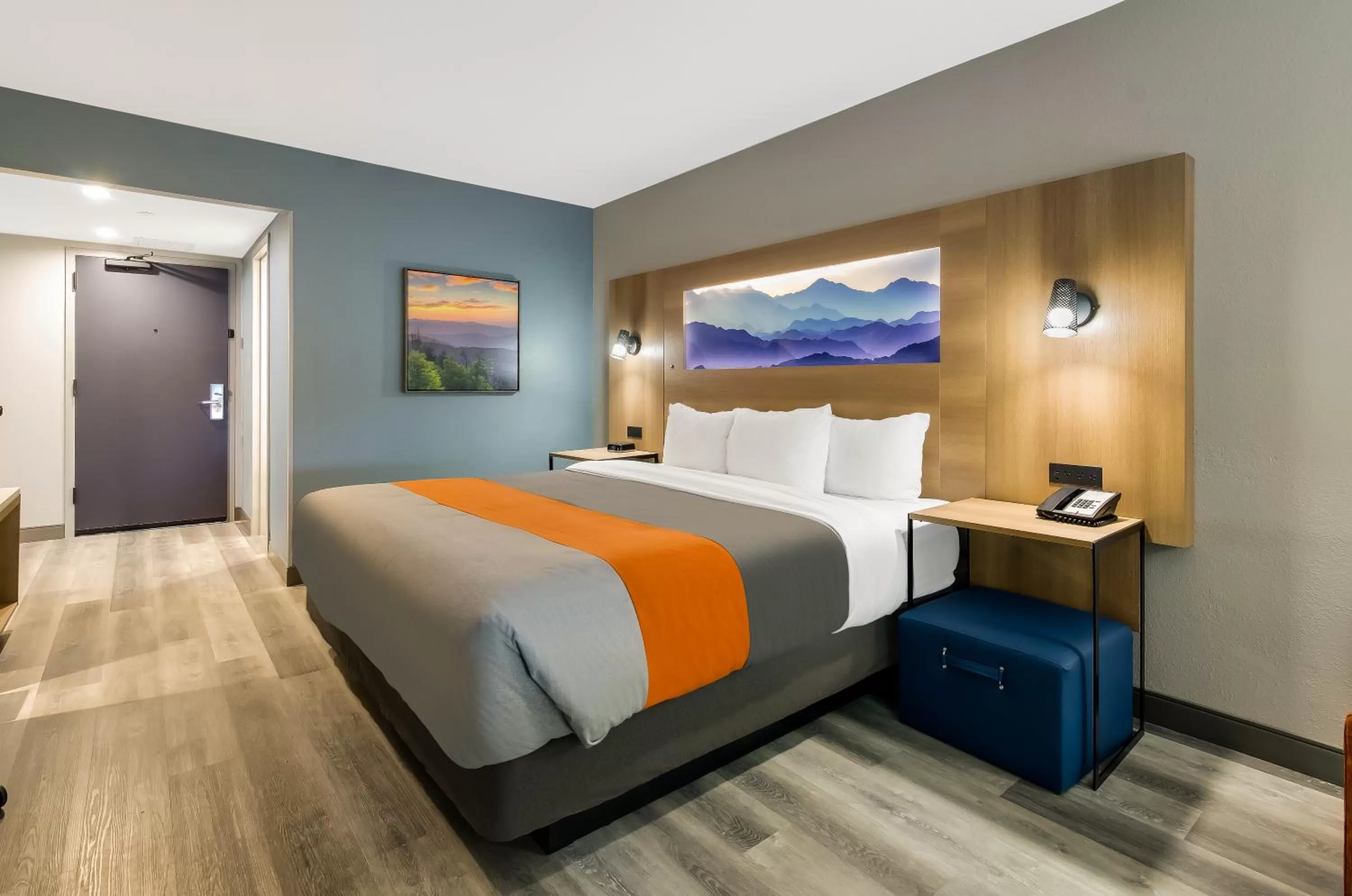 Bed in Graystone Lodge, an Ascend Collection Hotel