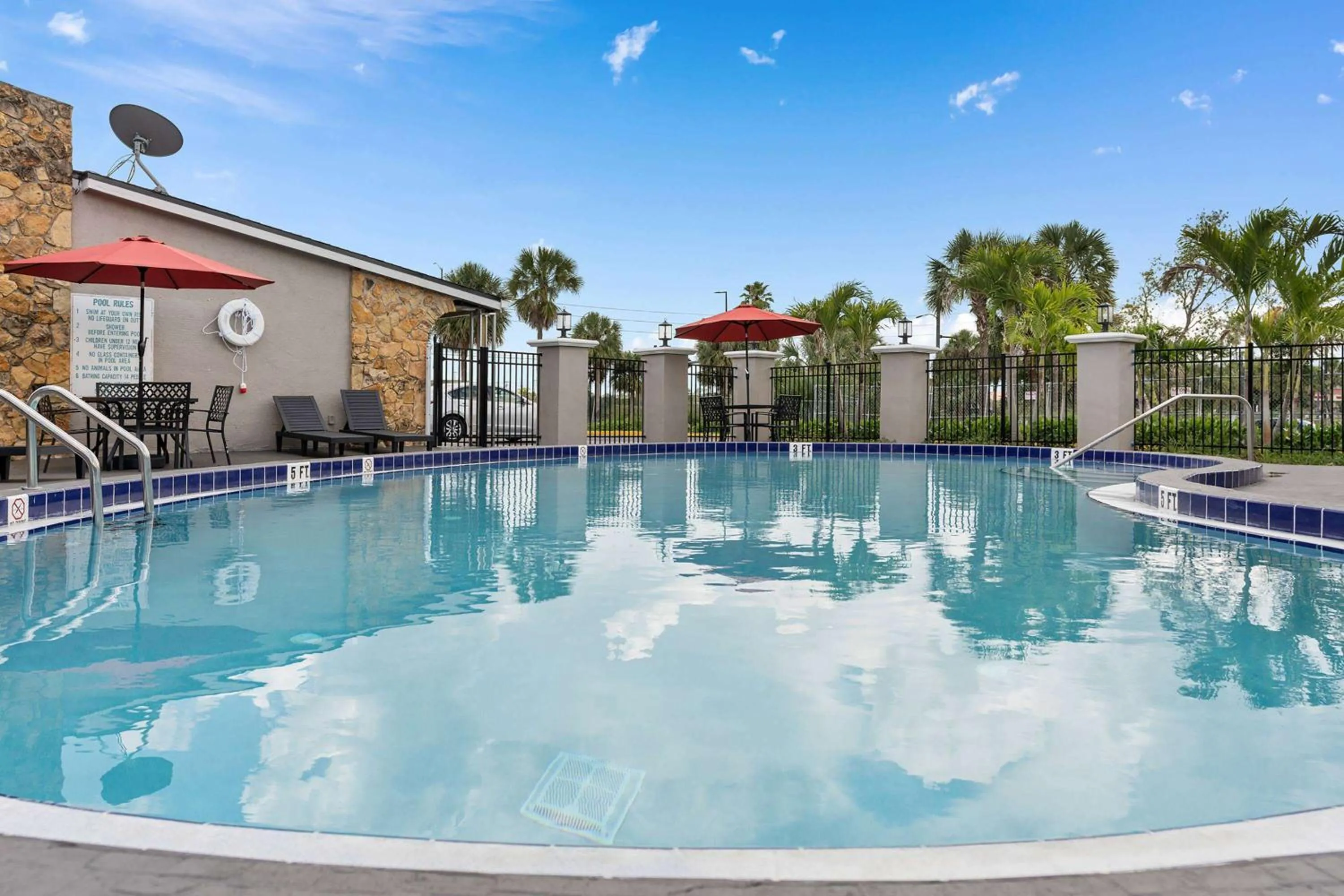 Pool view in Super 8 by Wyndham Kissimmee-Orlando