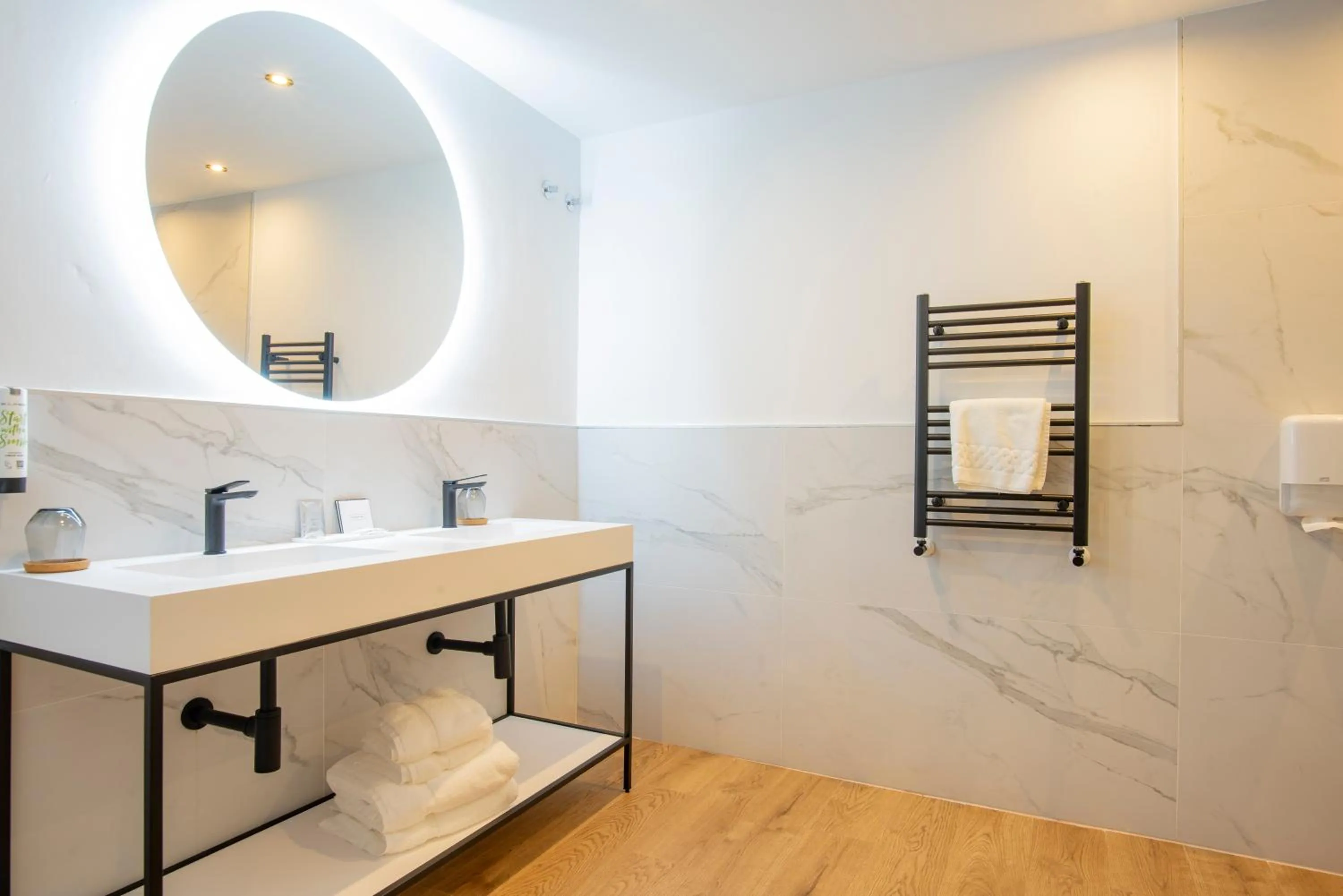 Shower in Hotel Mirador de la Cepada